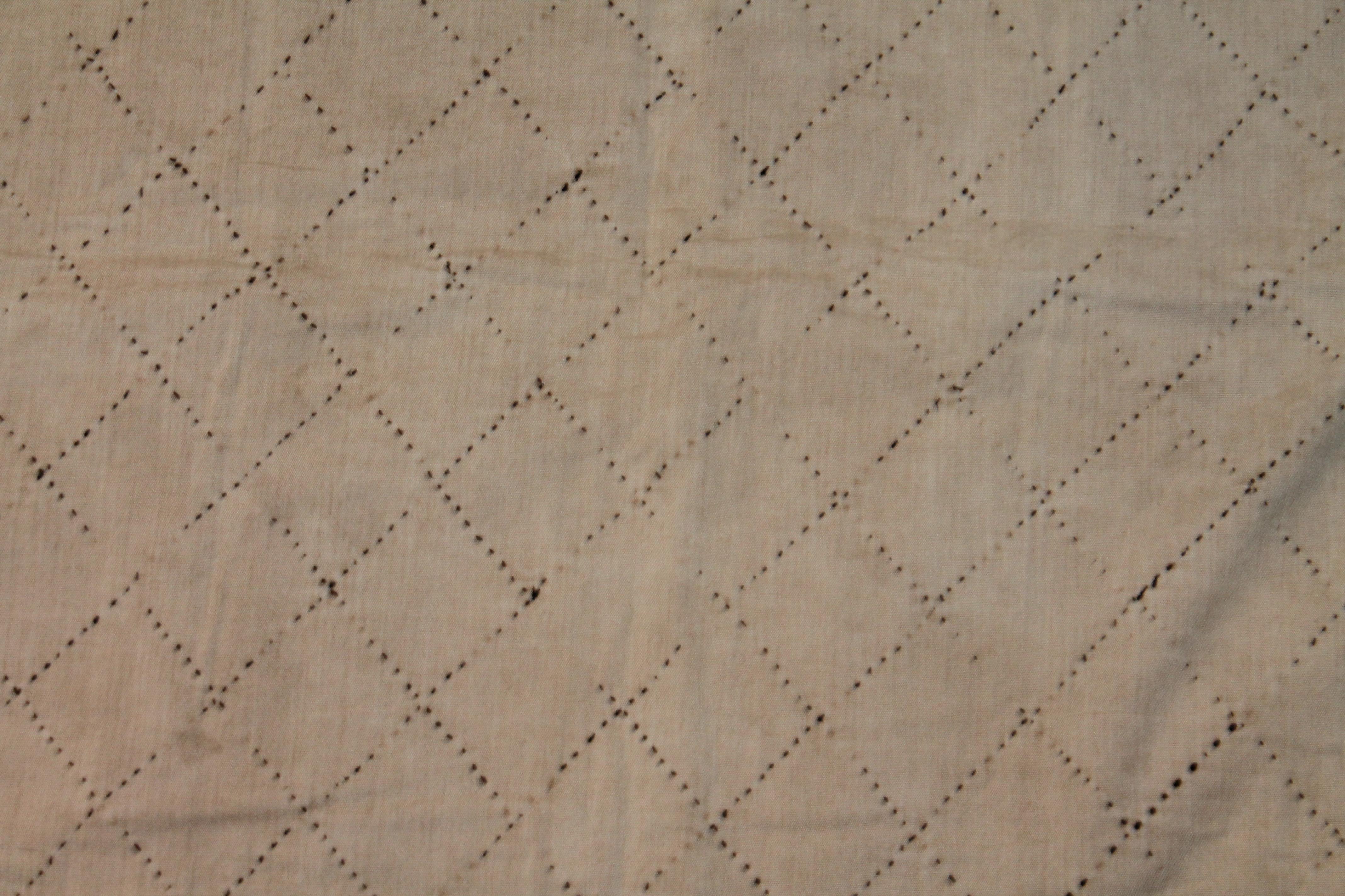 Rare Amish Square in a Square Crib Quilt In Good Condition For Sale In Los Angeles, CA