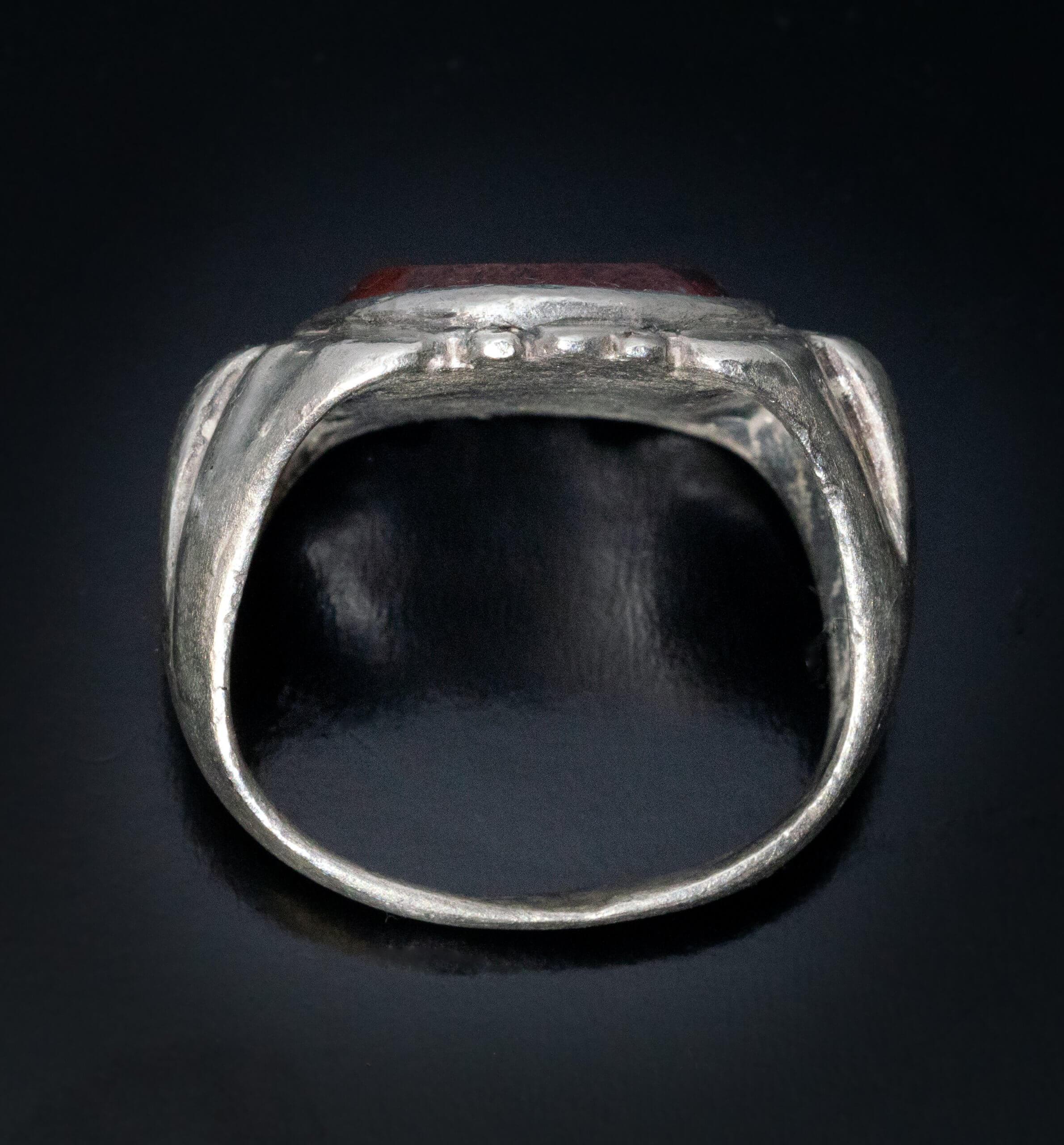 Women's or Men's Rare Ancient Roman Silver Legionary Ring c. 300 AD For Sale
