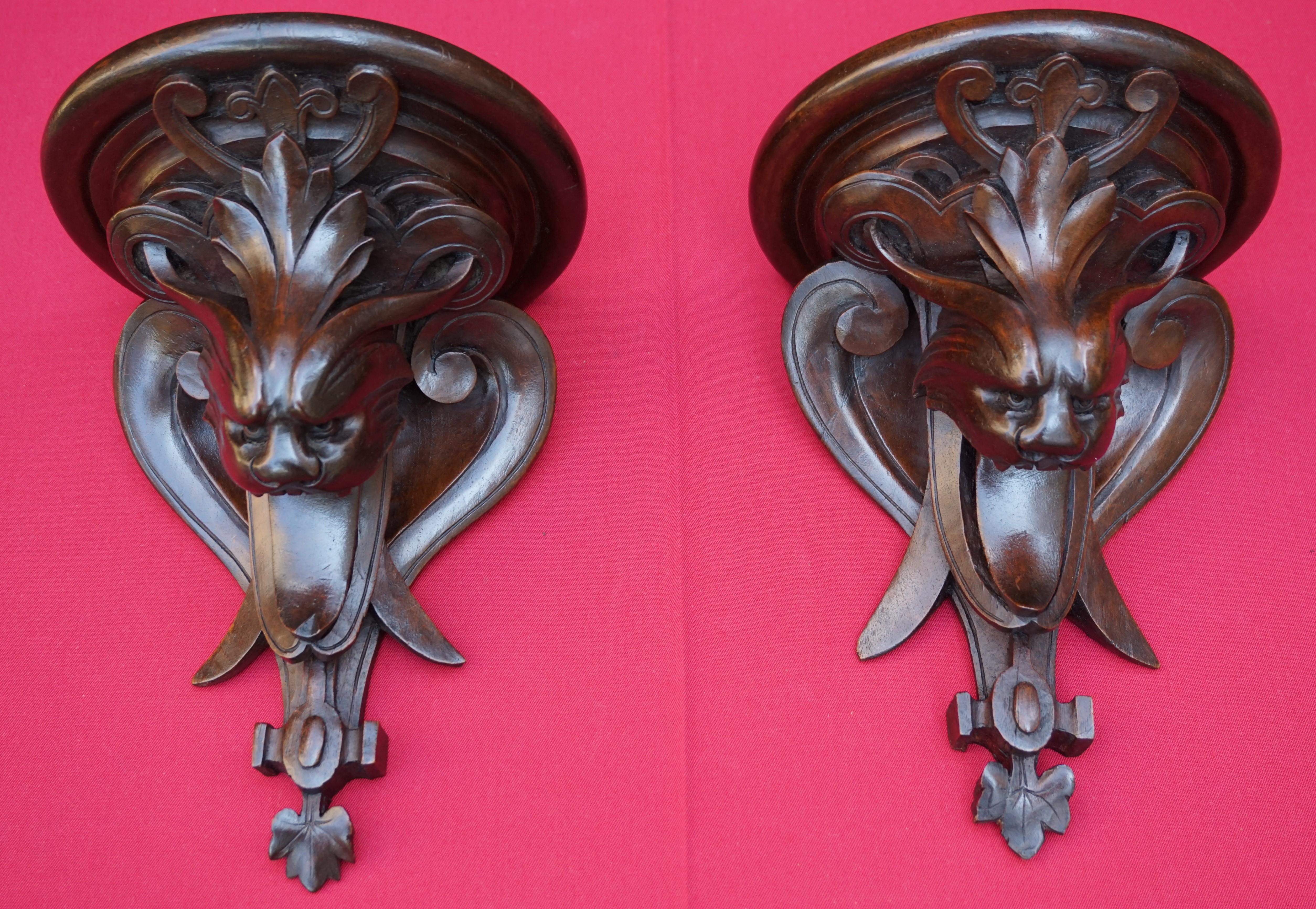Rare and Antique Pair of Hand Carved Renaissance Revival Grotesque Wall Brackets For Sale 11