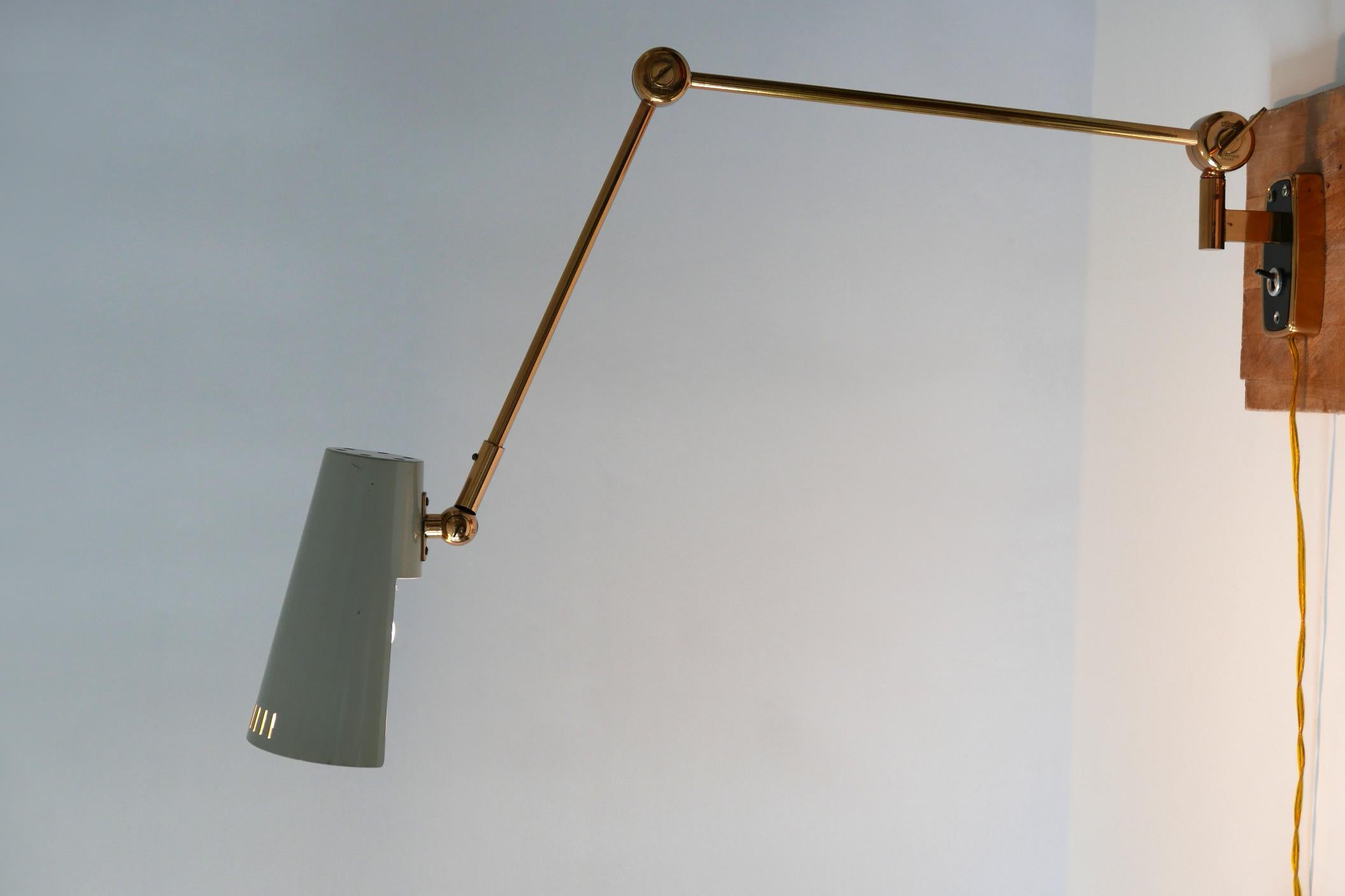 Mid-20th Century Rare and Articulated Mid-Century Modern Wall Lamp by Stilnovo, 1950s, Italy