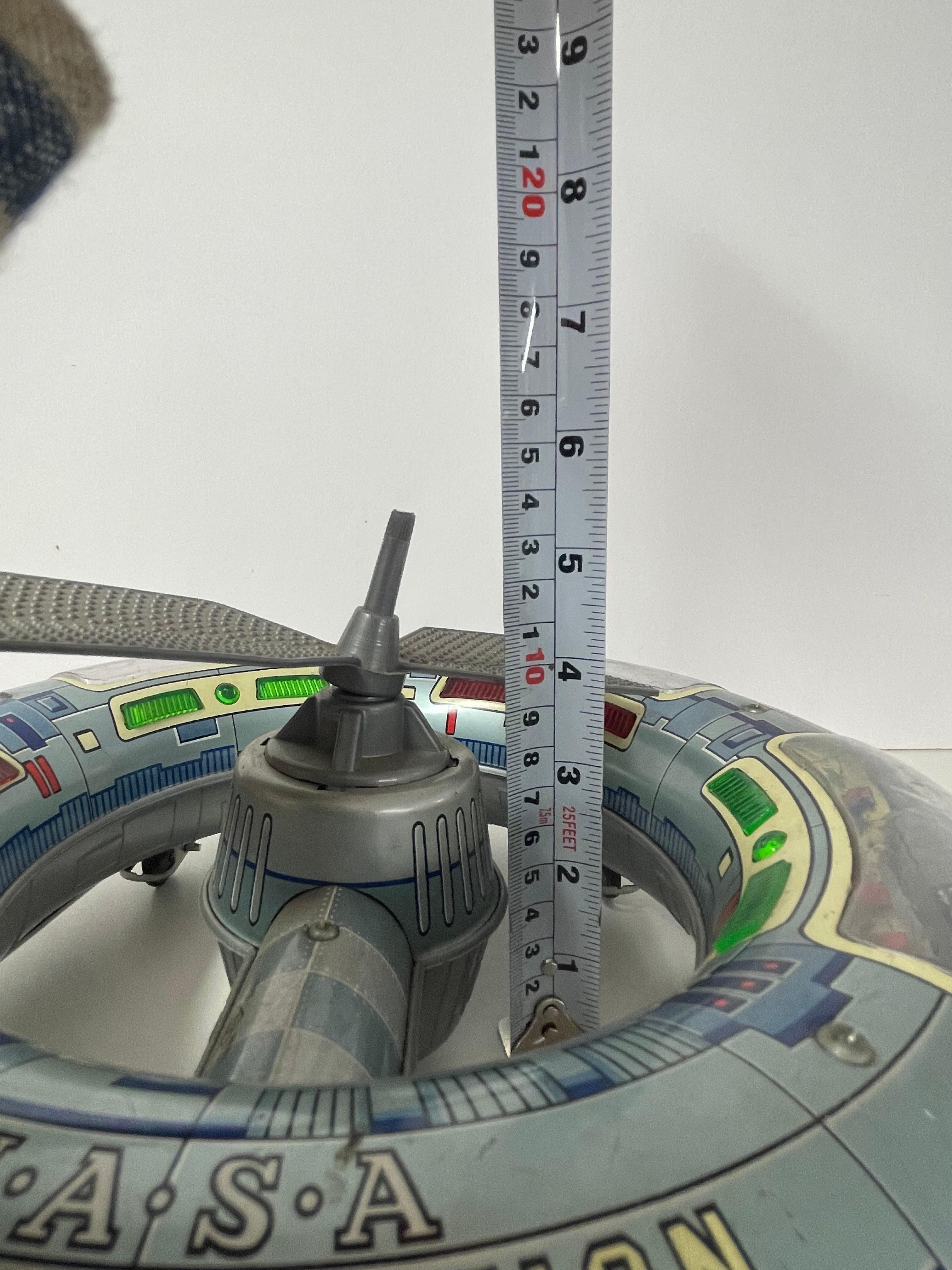 Raro y Coleccionable Juguete de Estación Espacial Horikawa de 1960 en venta 12