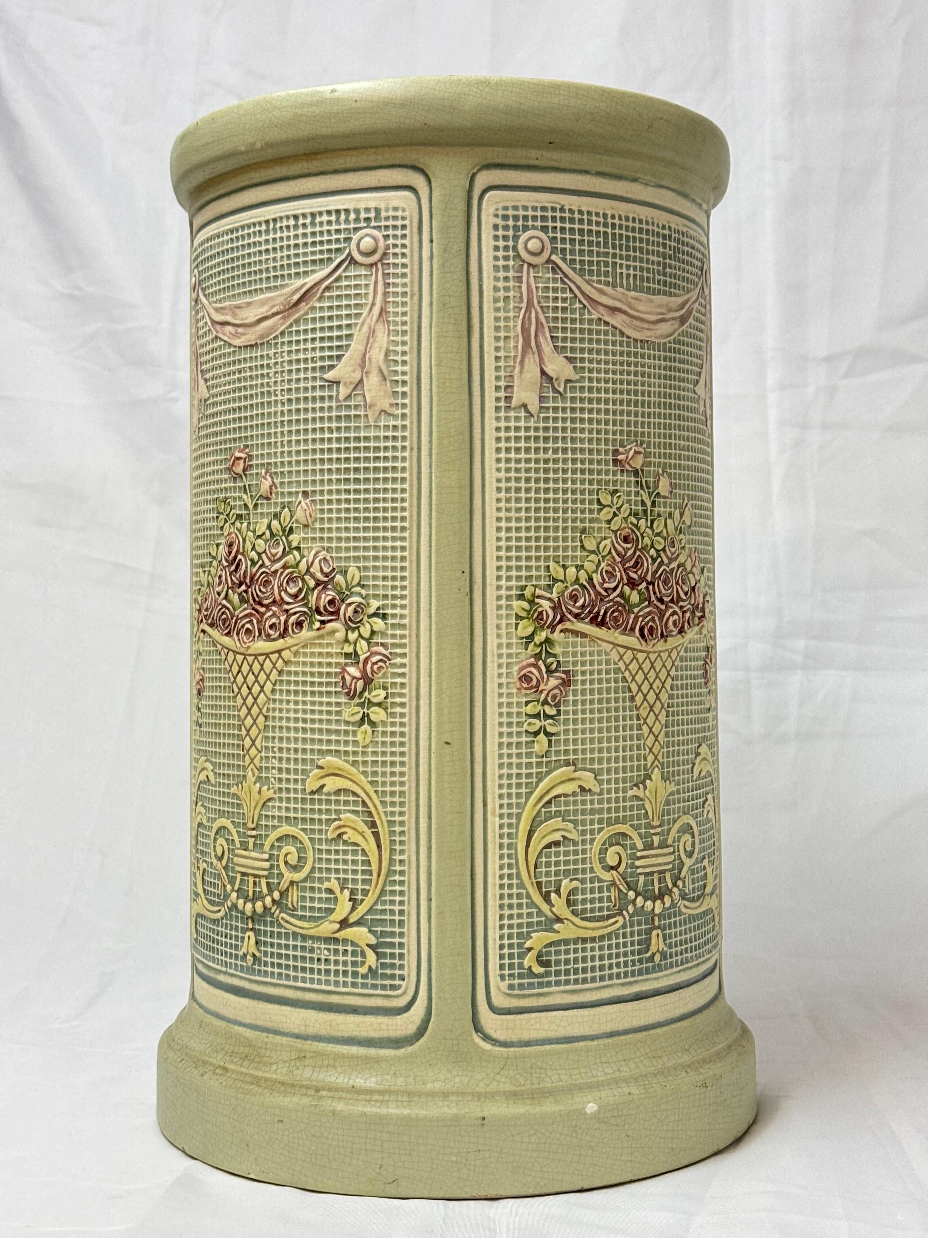 Rare and Collectible Weller Dupont Jardiniere In Good Condition For Sale In Redding, CT