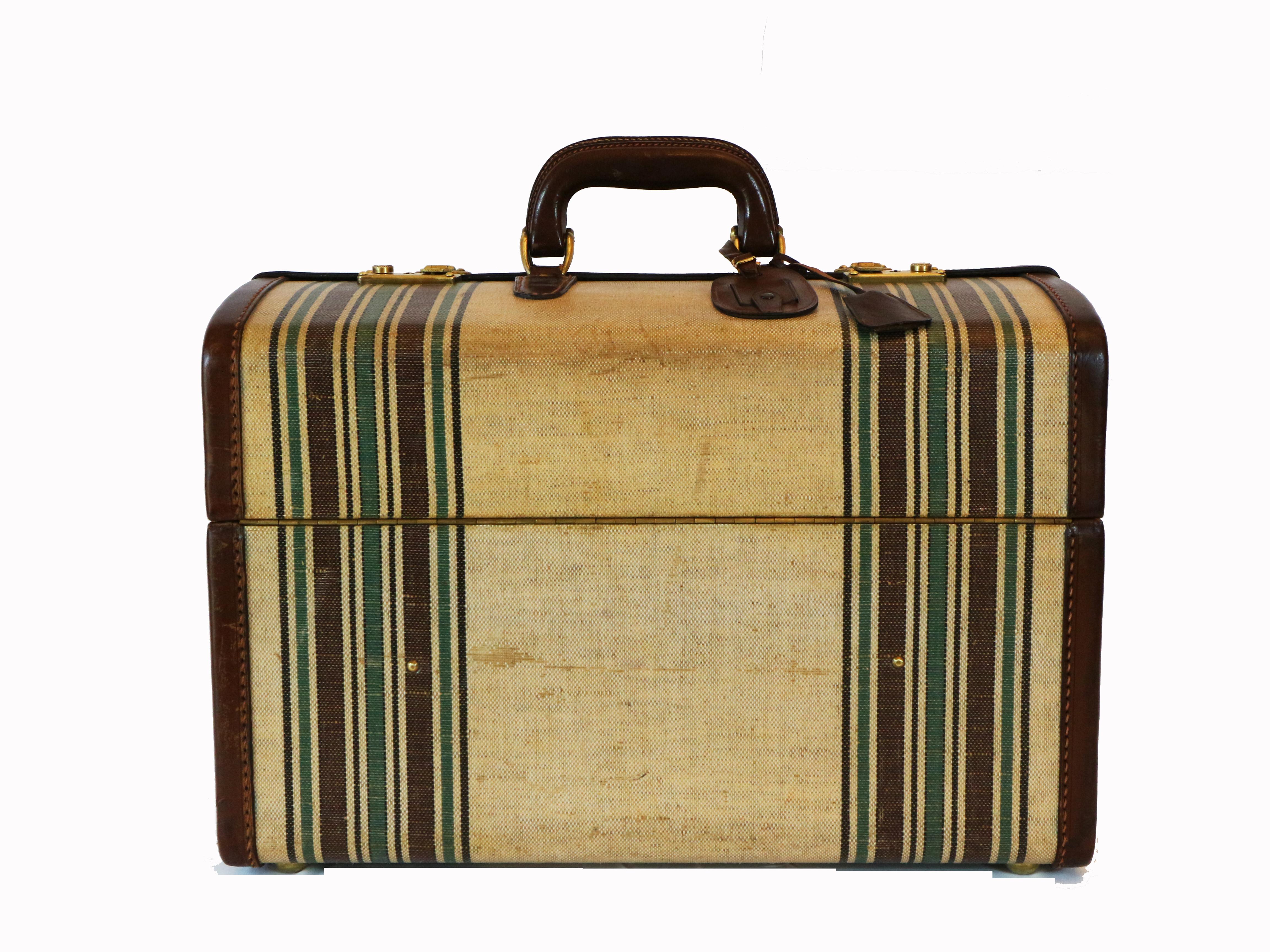 Rare and Complete, Italian Manufactured Travel Set, circa 1950 6