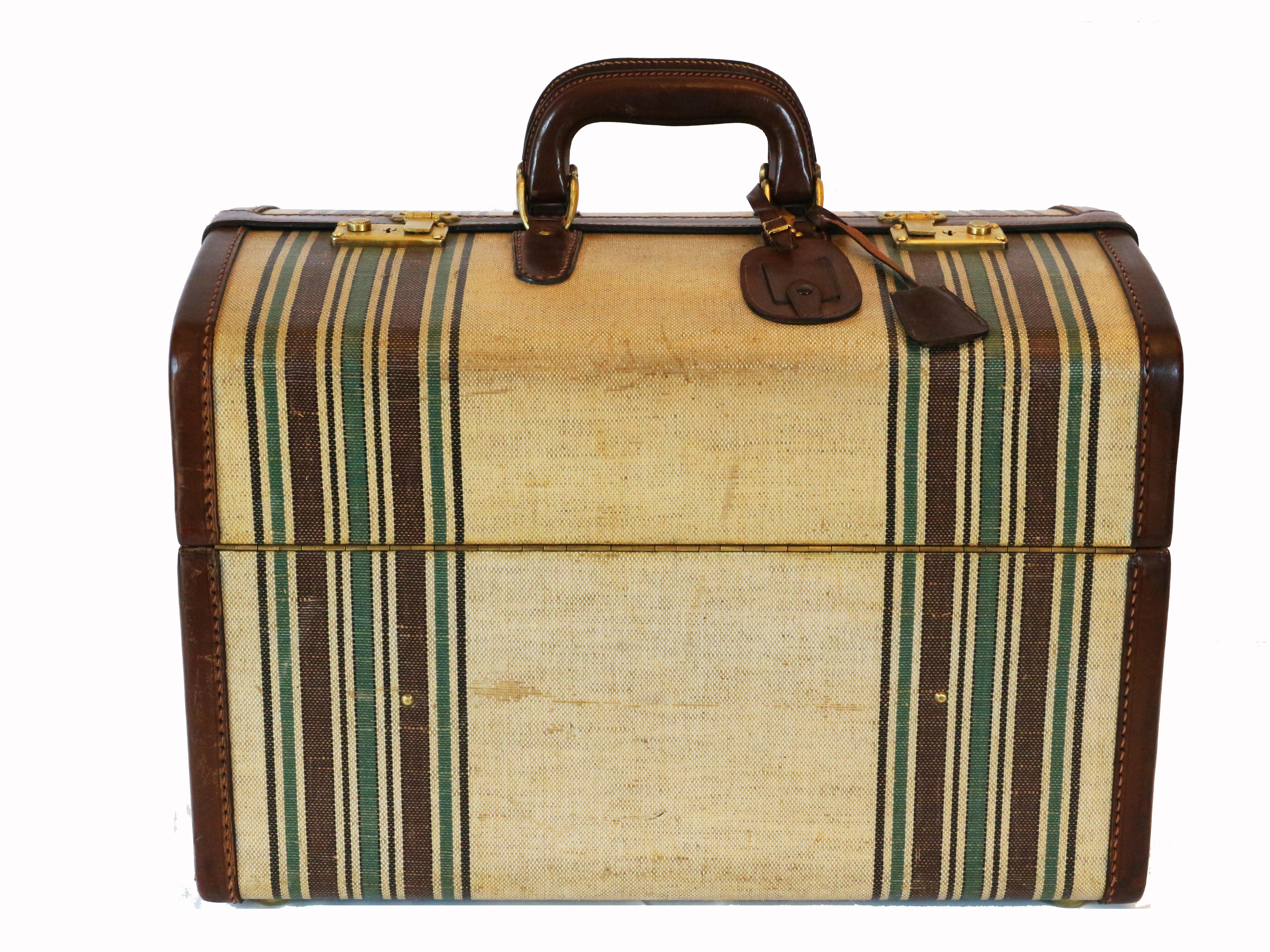 Rare and Complete, Italian Manufactured Travel Set, circa 1950 7