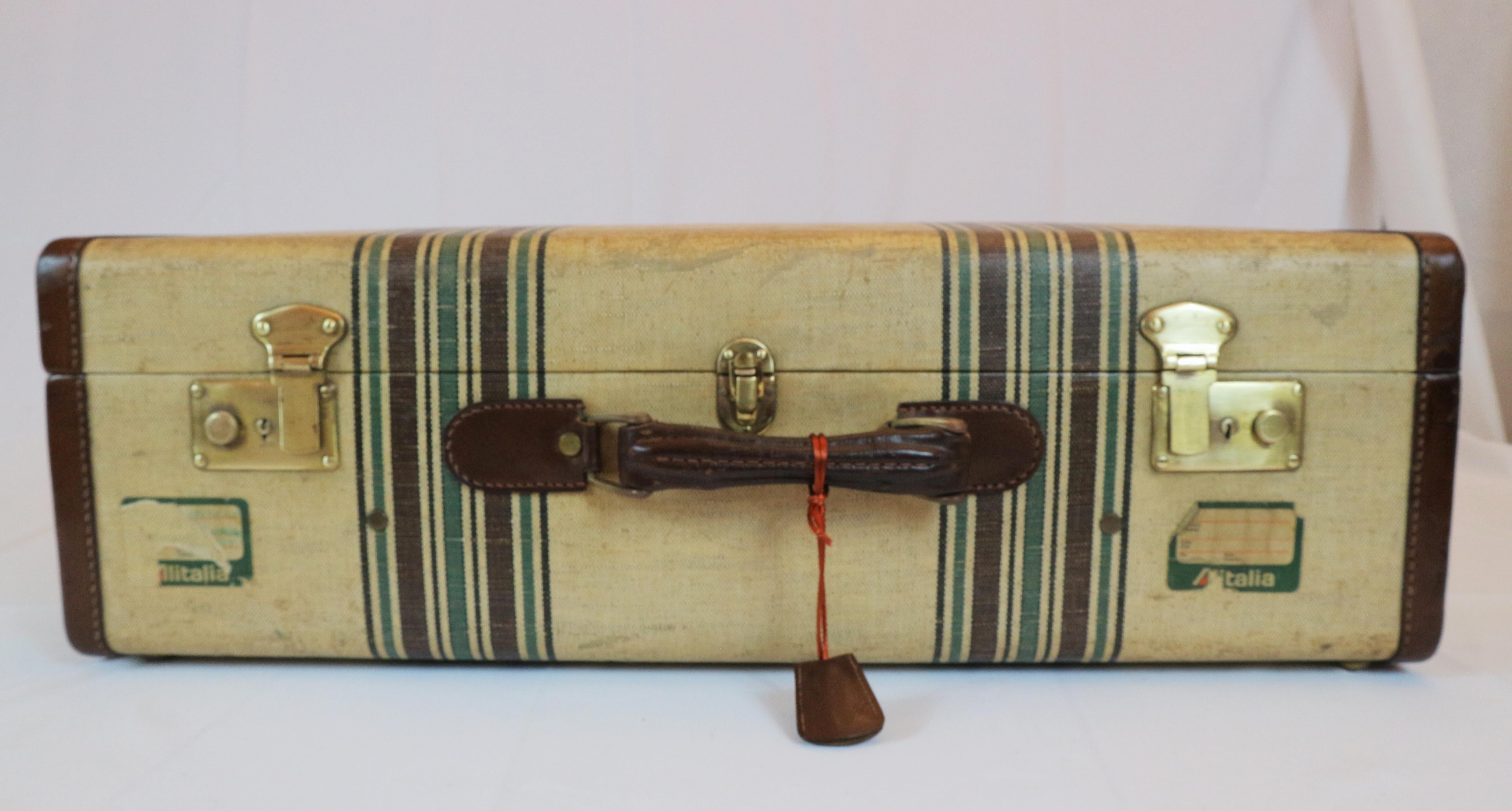 Rare and Complete, Italian Manufactured Travel Set, circa 1950 13