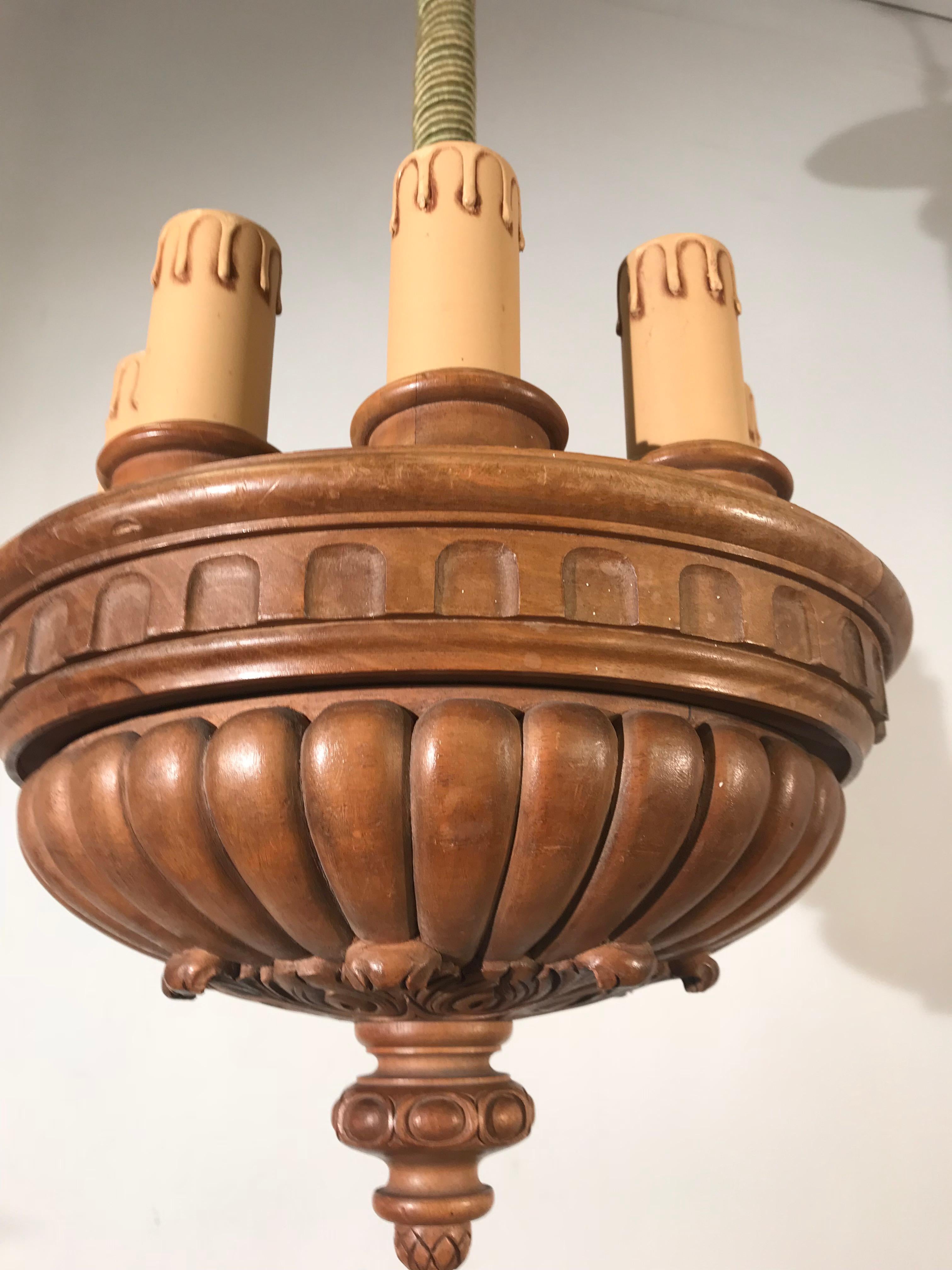 Rare and Decorative Early 1900s Eight-Light Quality Carved Nutwood Pendant Light For Sale 7