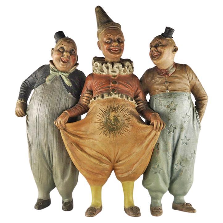 Rare et vintage - Figure détaillée de trois clowns en terre cuite