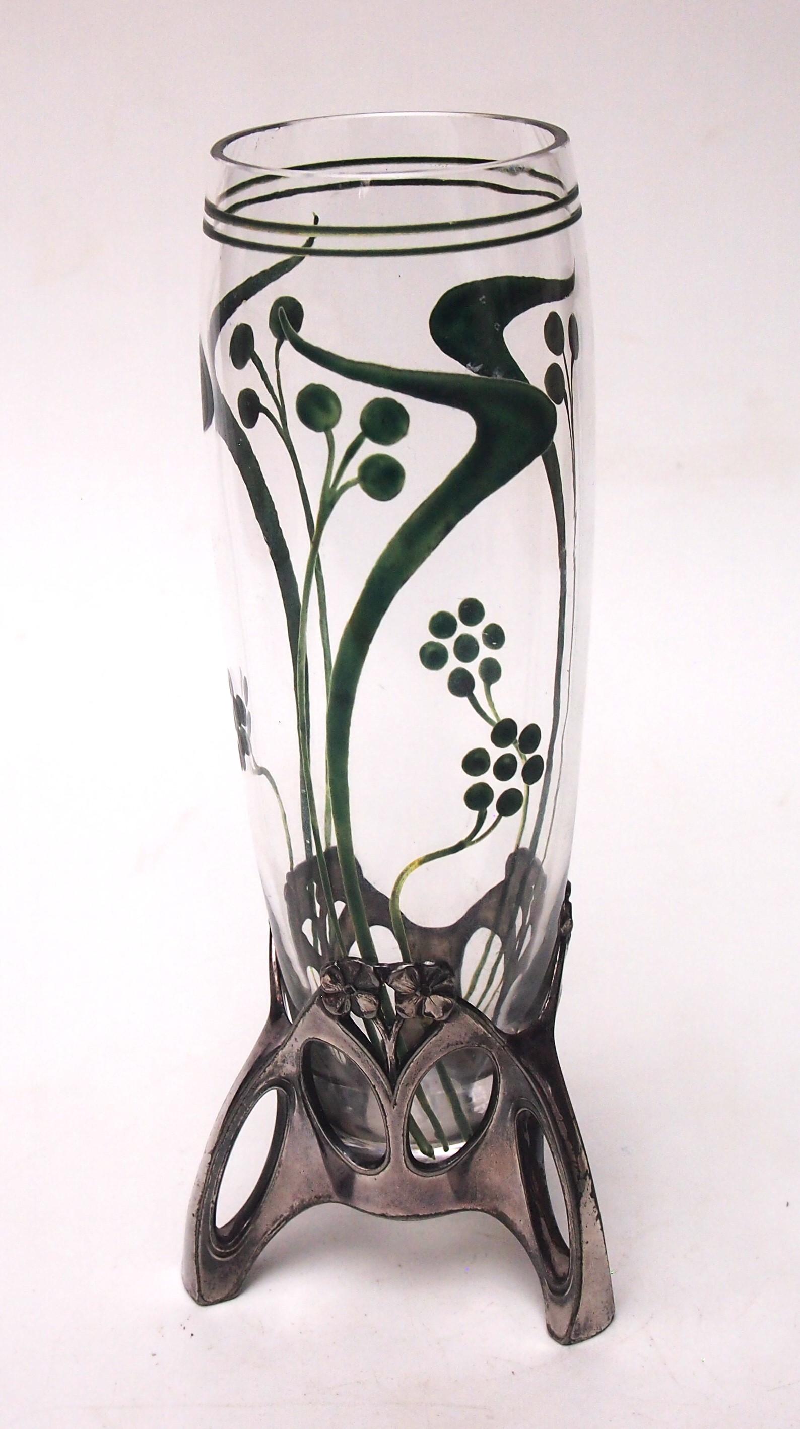 Raro y documentado jarrón de metal y cristal esmaltado firmado WMF Art Nouveau c1900 en Bueno estado para la venta en Worcester Park, GB