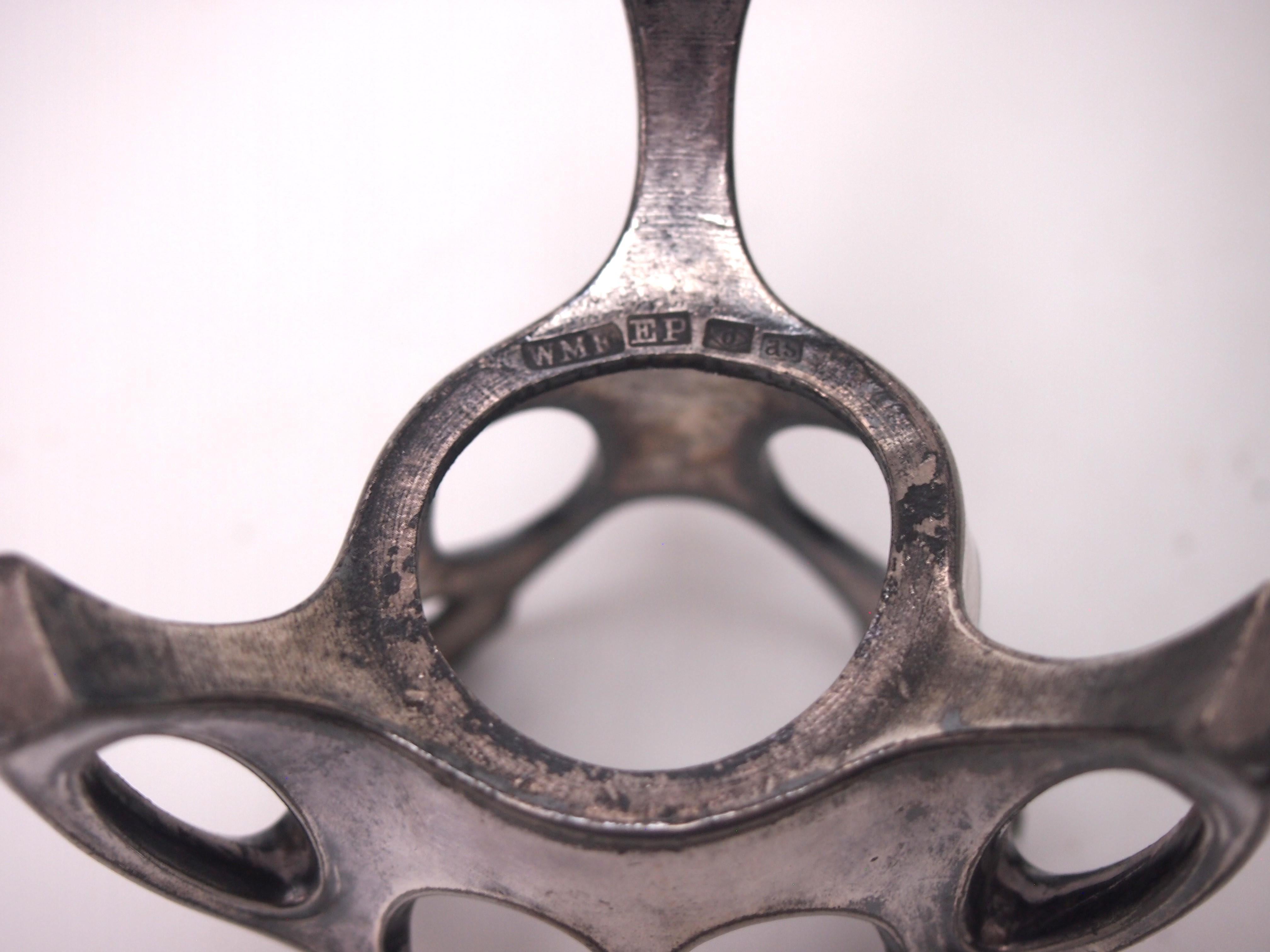 Raro y documentado jarrón de metal y cristal esmaltado firmado WMF Art Nouveau c1900 Metal en venta