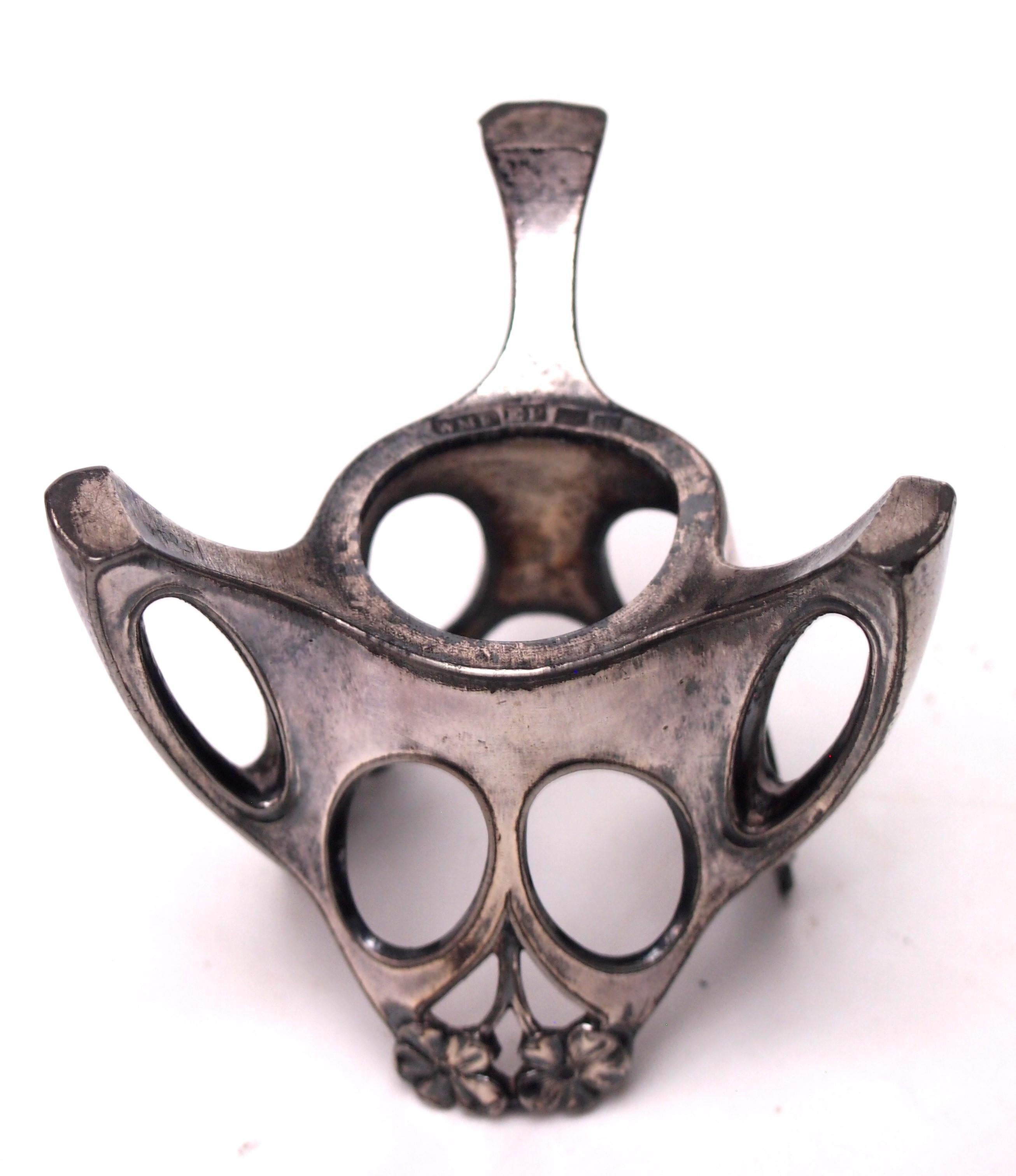Raro y documentado jarrón de metal y cristal esmaltado firmado WMF Art Nouveau c1900 en venta 1