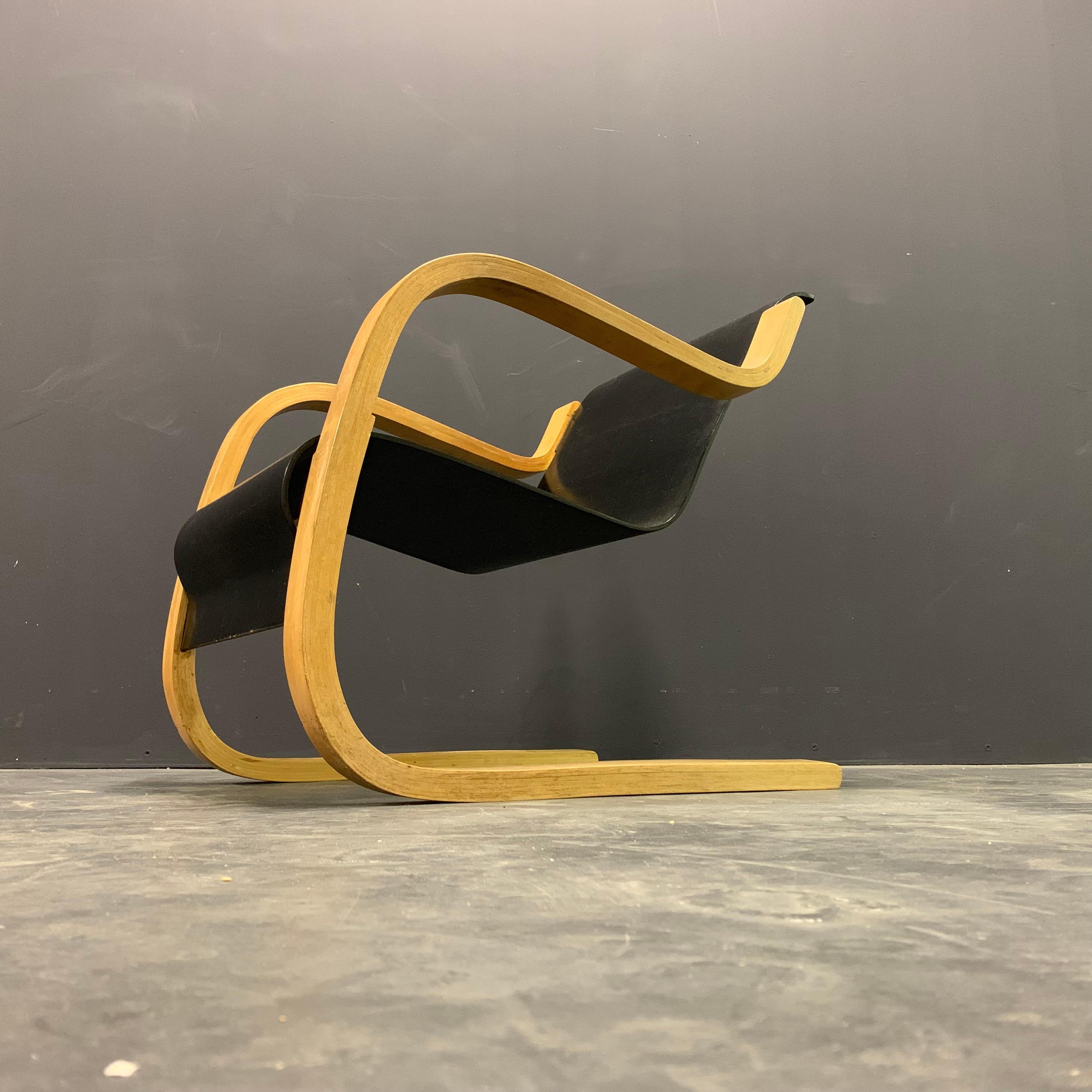 Scandinavian Modern Rare and Early Alvar Aalto No.31 Chair, circa 1930