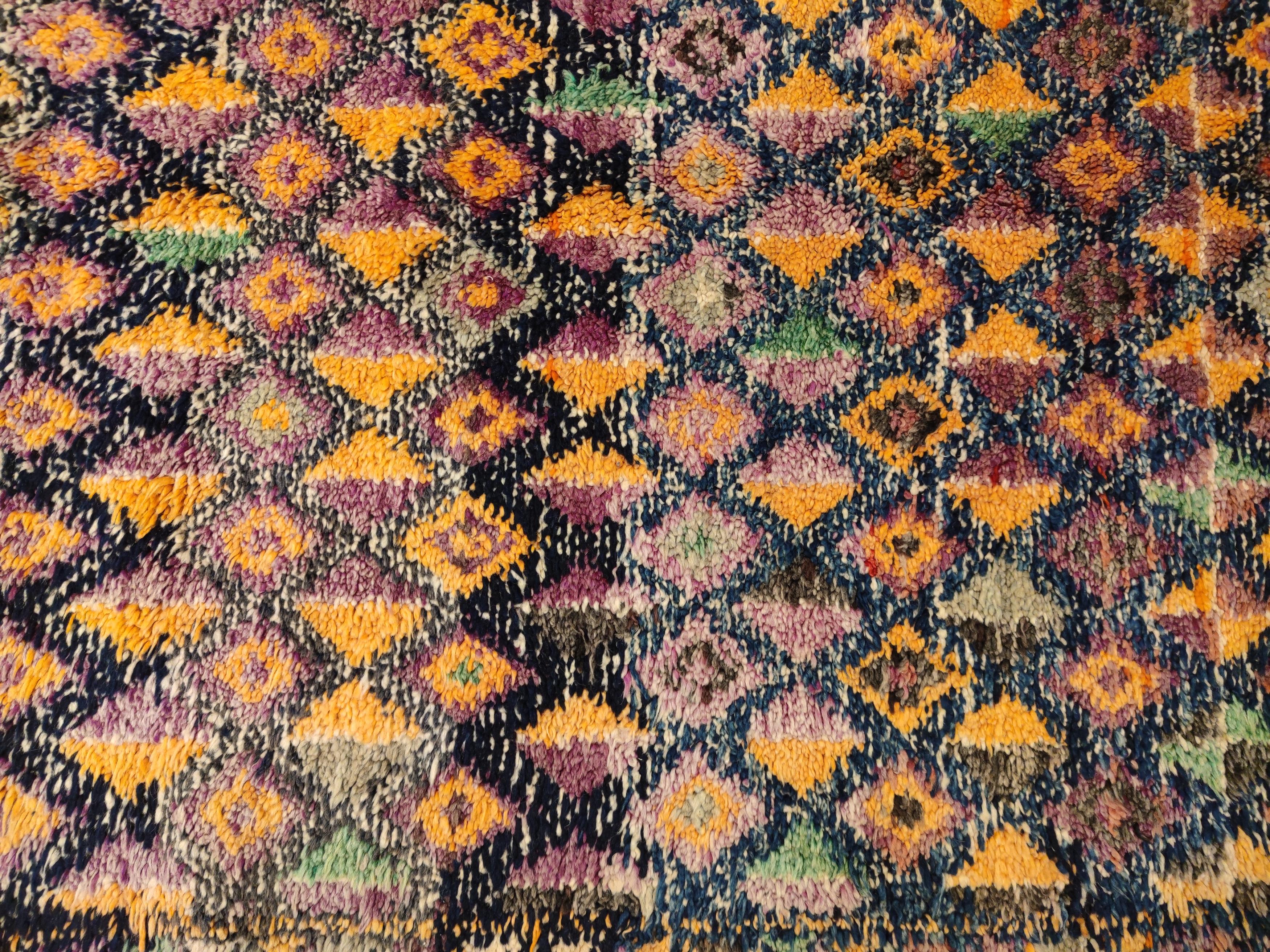 Rare and Early Moroccan Beni Mguild Berber Rug In Excellent Condition In Milan, IT