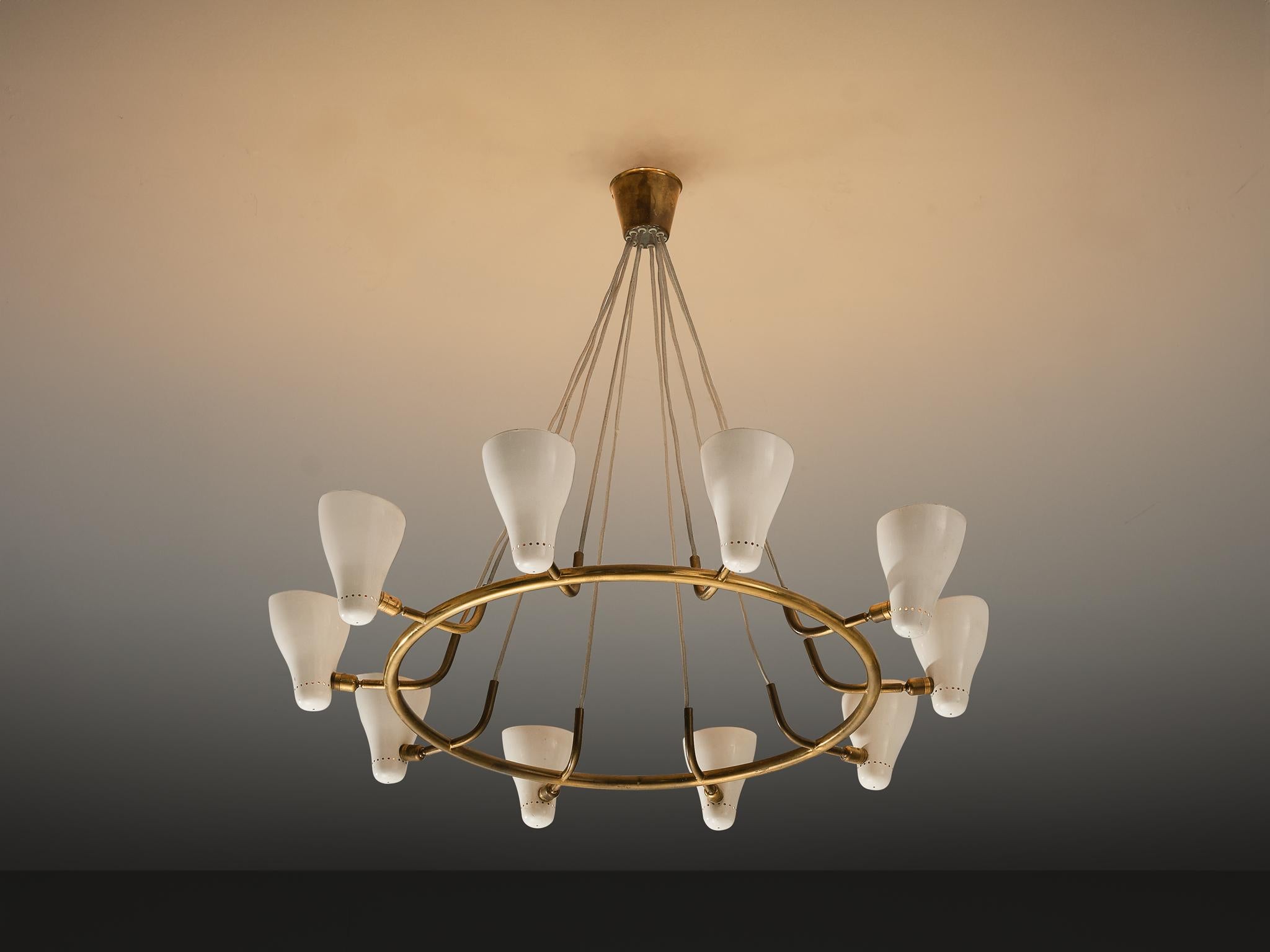 Rare et ancien lustre Giuseppe Ostuni pour O-Luce en laiton avec abat-jour blanc en vente 1