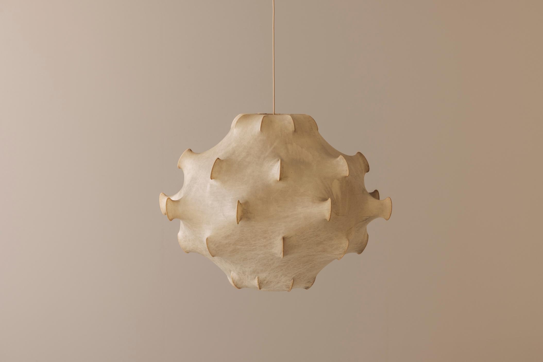 Mid-Century moderno Raro e precoce ciondolo Taraxacum 2 dei fratelli Castiglioni, Flos 1960. in vendita