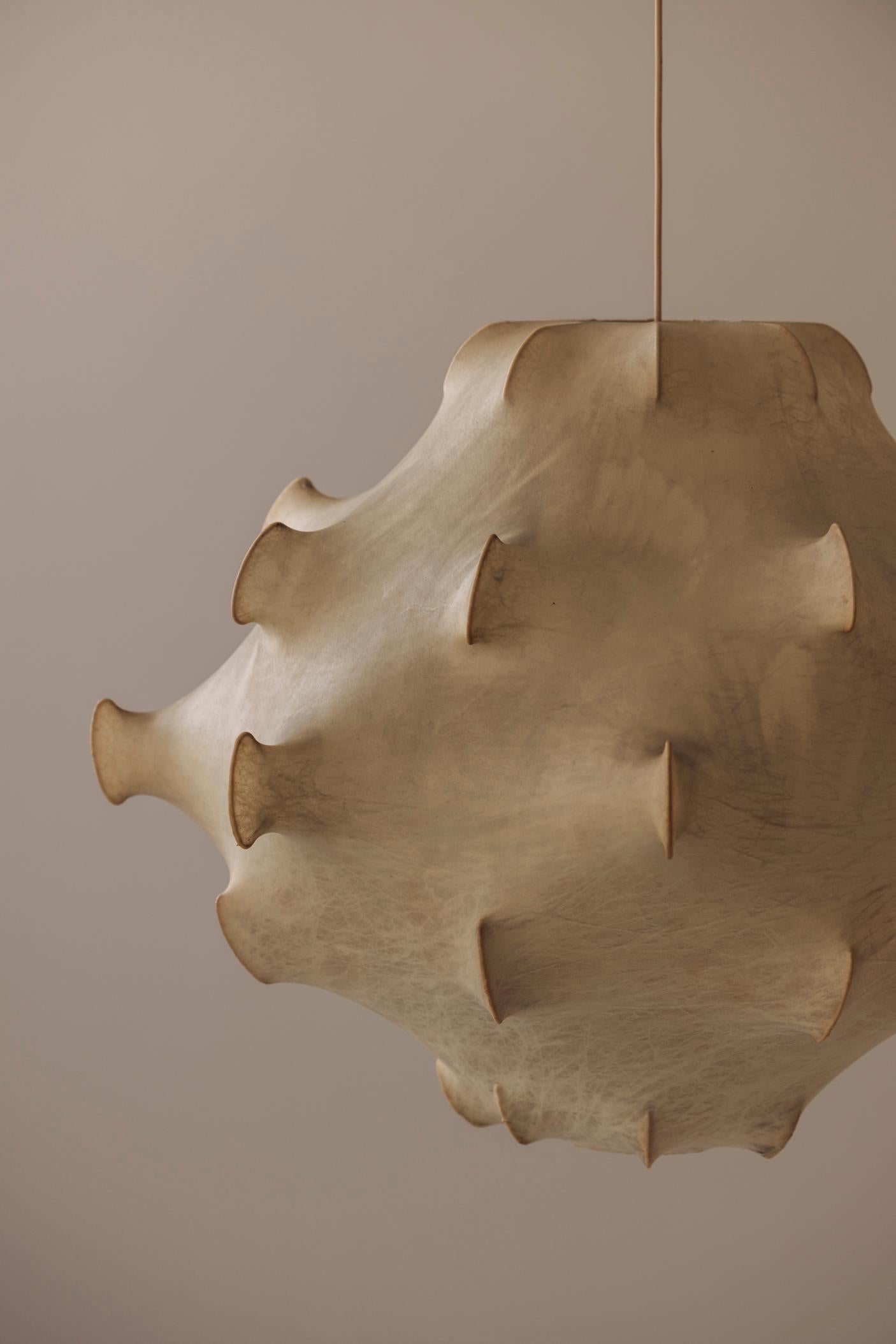 Raro e precoce ciondolo Taraxacum 2 dei fratelli Castiglioni, Flos 1960. In condizioni buone in vendita a Antwerp, BE