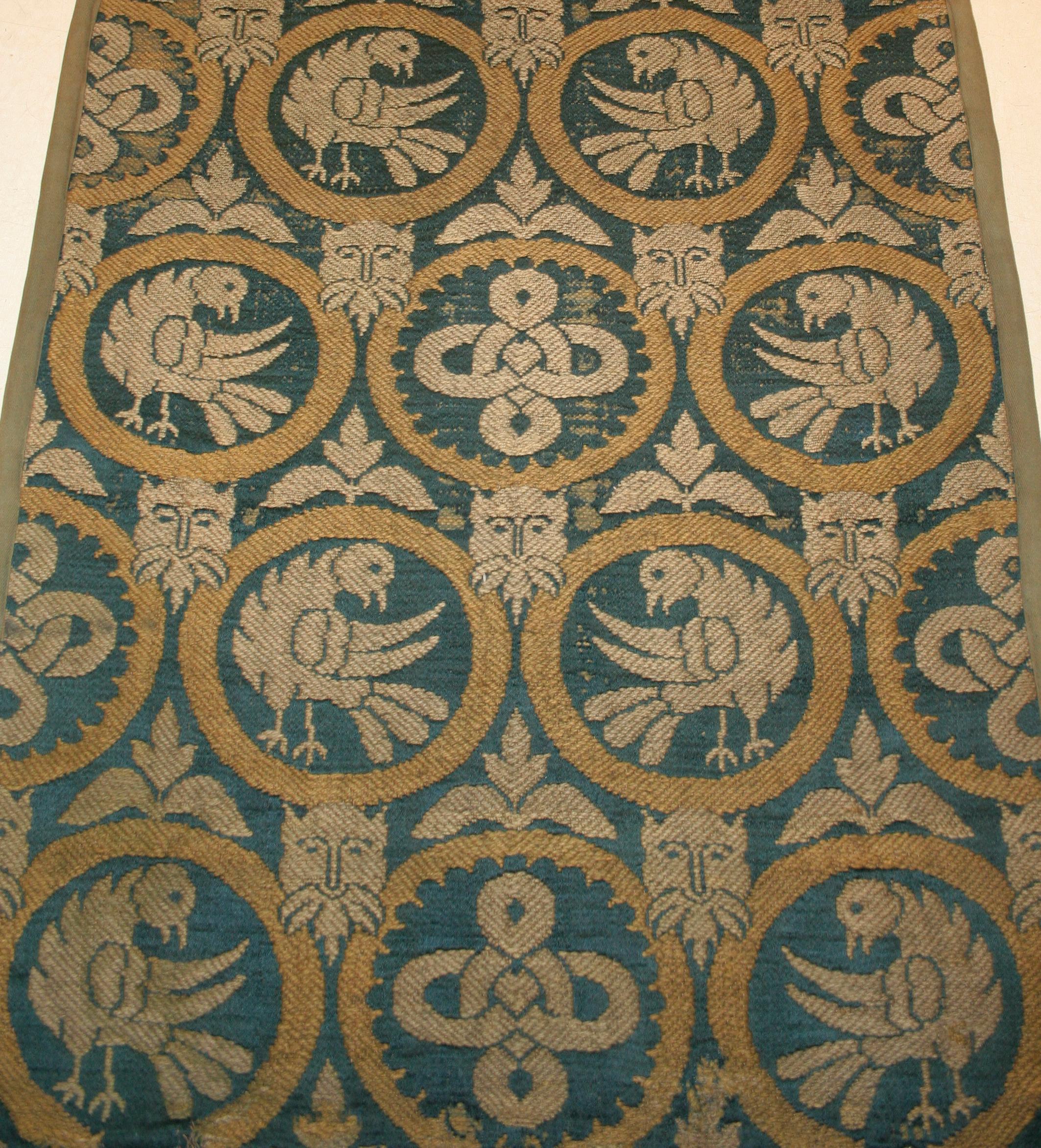 Seltene und frühe neogotische britische Arts & Crafts-Textilien-Wandbehang (Arts and Crafts) im Angebot