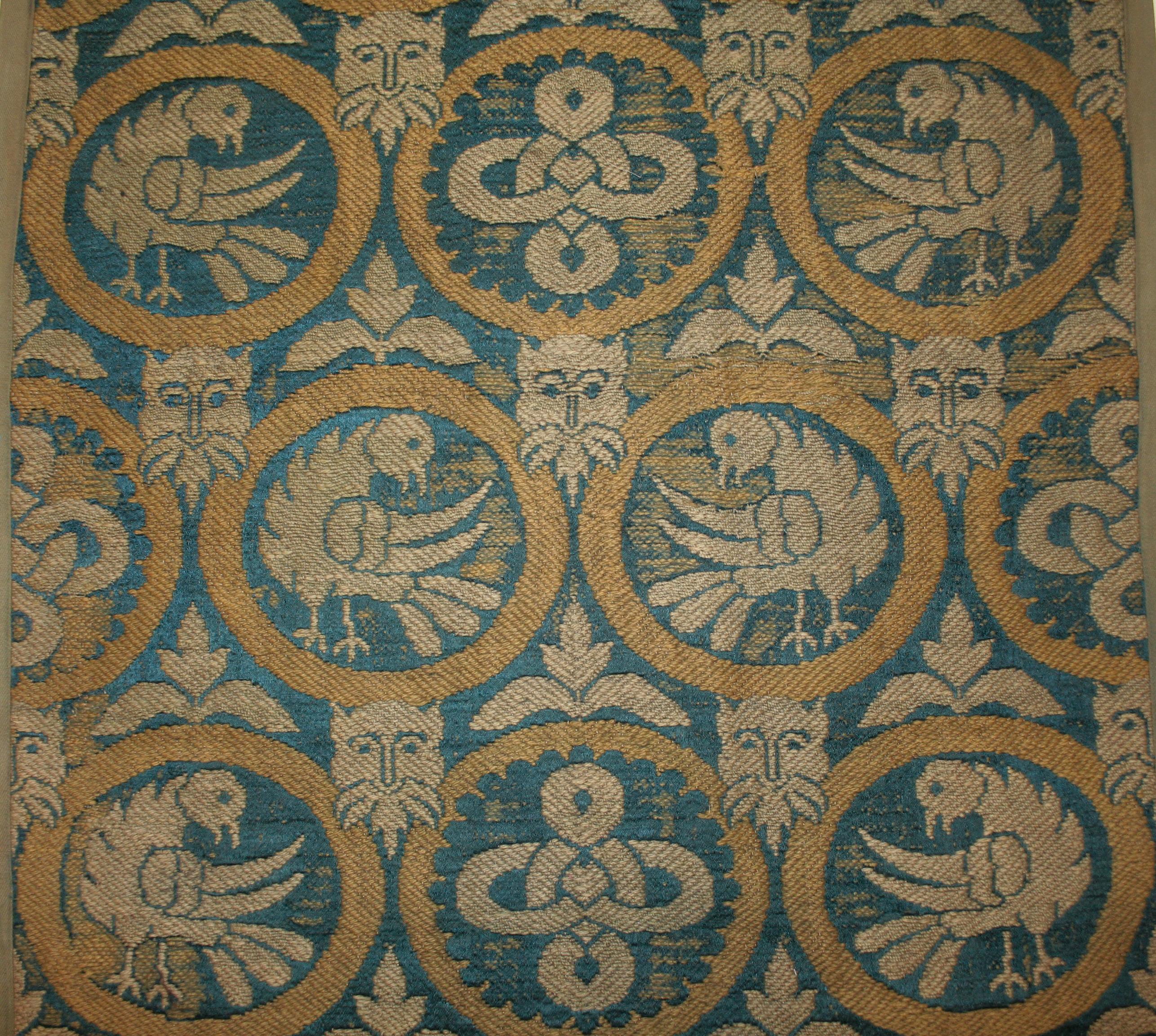 Seltene und frühe neogotische britische Arts & Crafts-Textilien-Wandbehang (Britisch) im Angebot