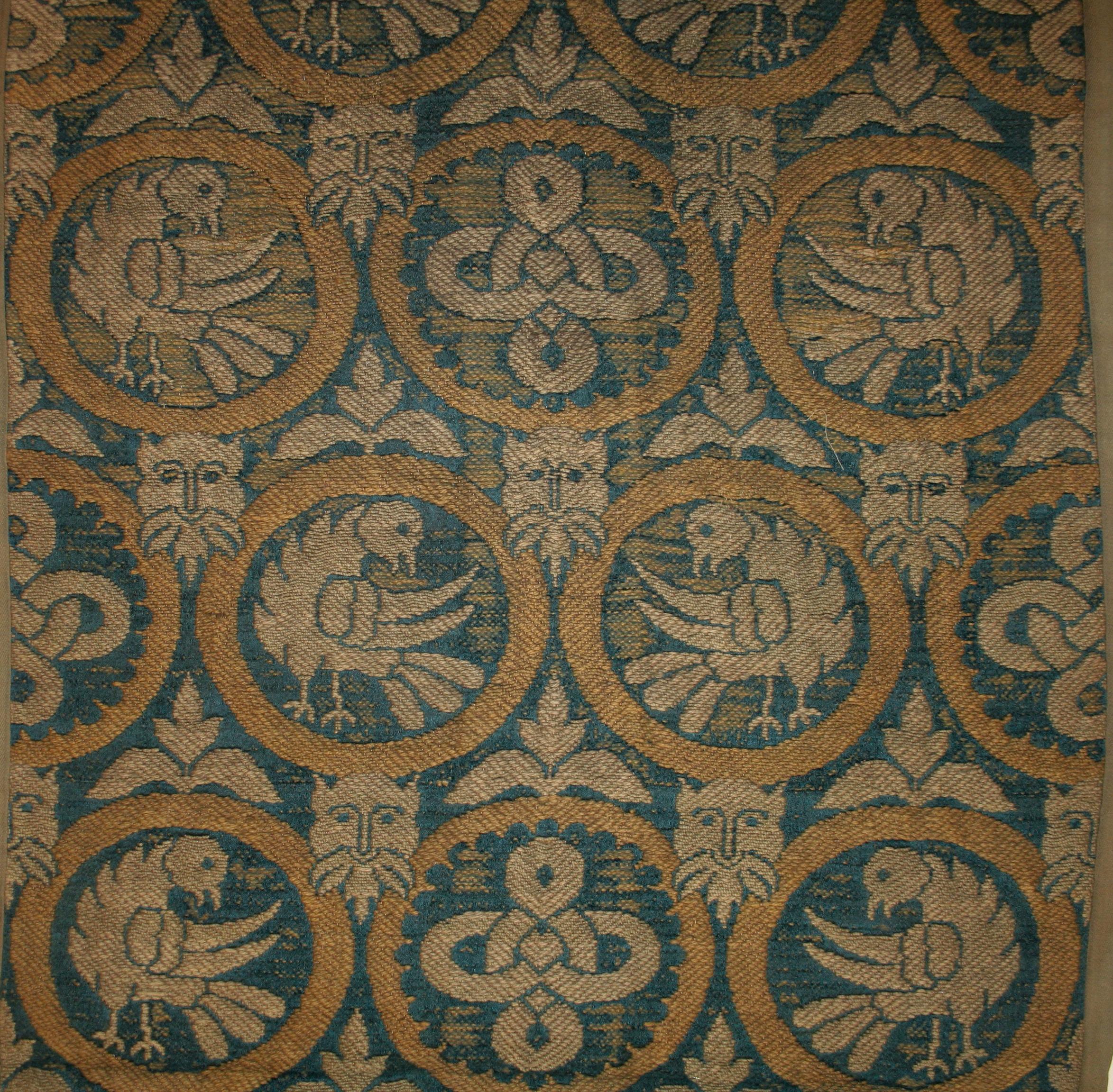 Seltene und frühe neogotische britische Arts & Crafts-Textilien-Wandbehang (Handgewebt) im Angebot