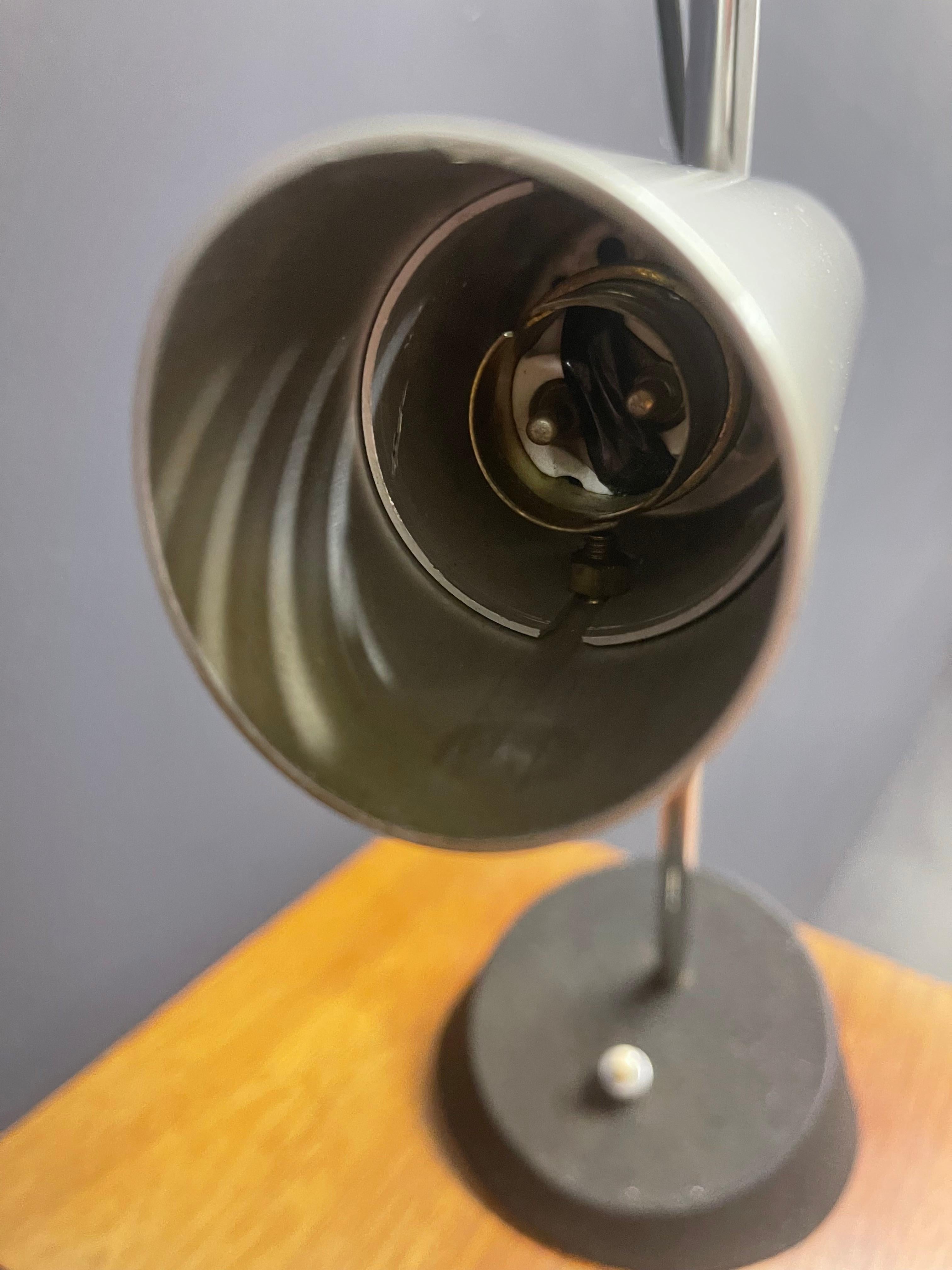 Metal Rare and Early No.566 Table Lamp by Gino Sarfatti for Arteluce For Sale