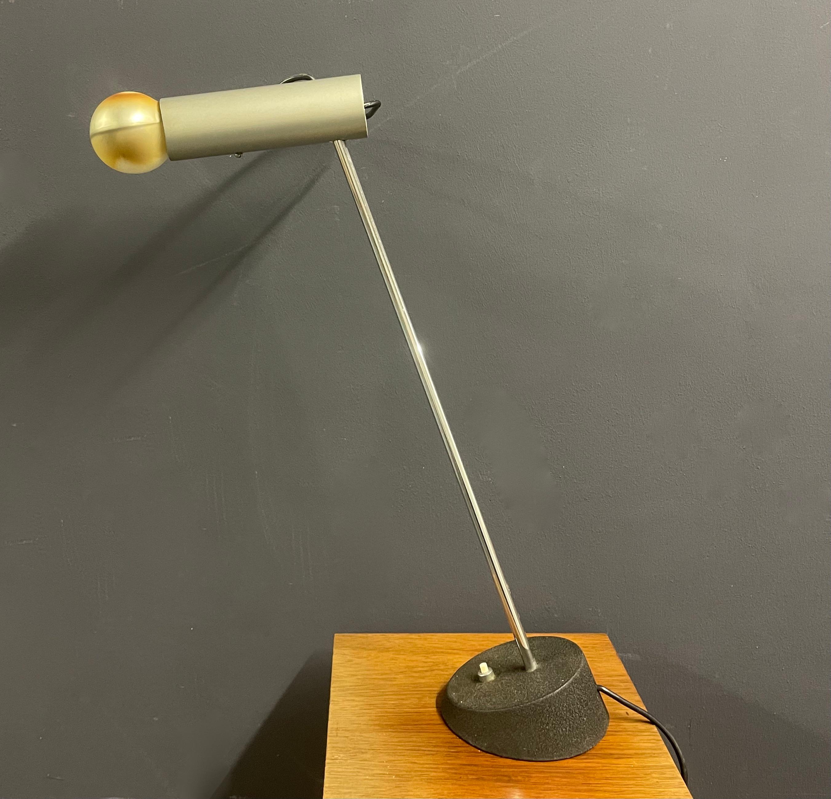 Rare and Early No.566 Table Lamp by Gino Sarfatti for Arteluce For Sale 2