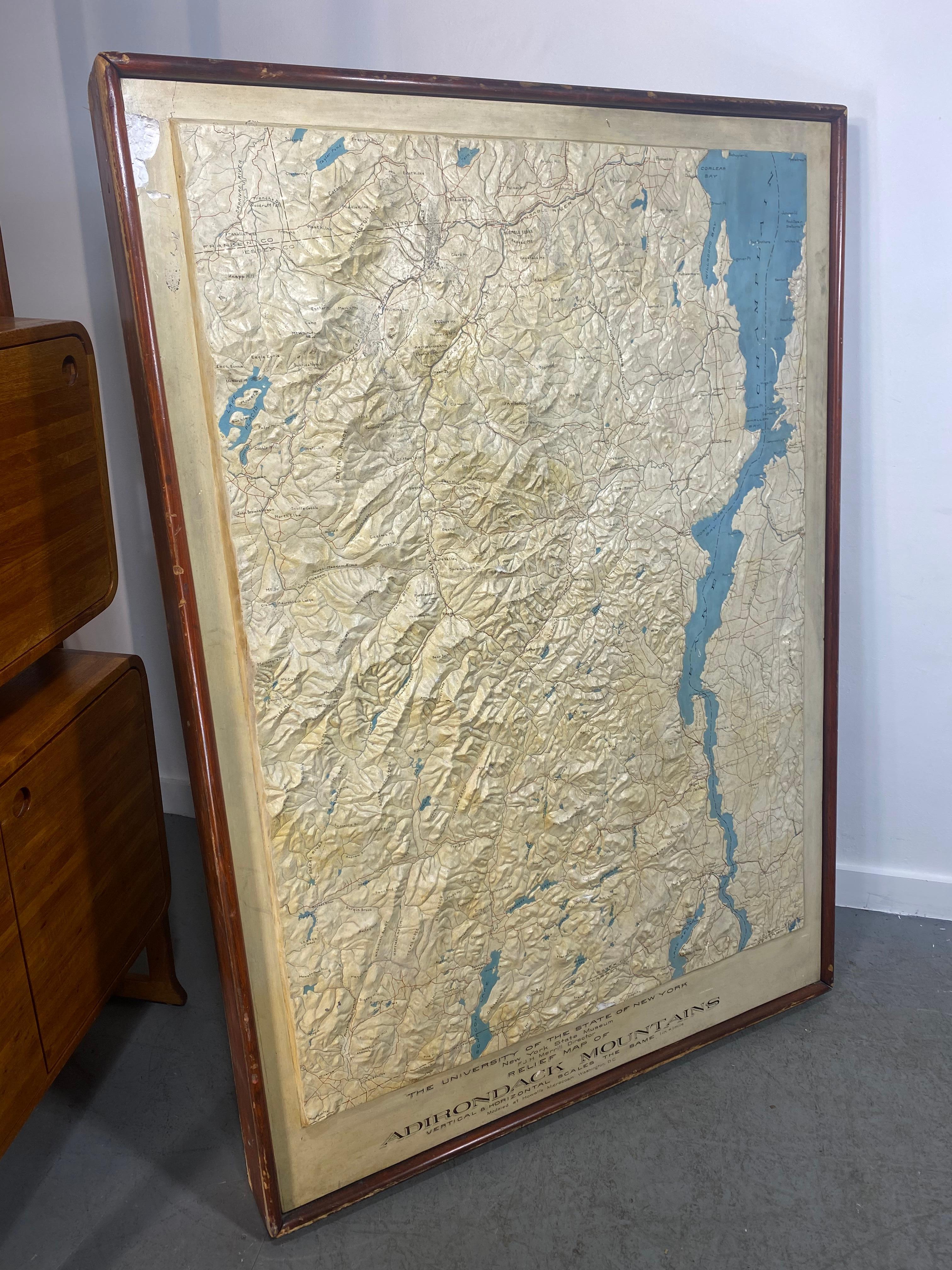 Fait main Rare et ancienne carte en plâtre en relief des montagnes des Adirondacks par F J H Merrill en vente