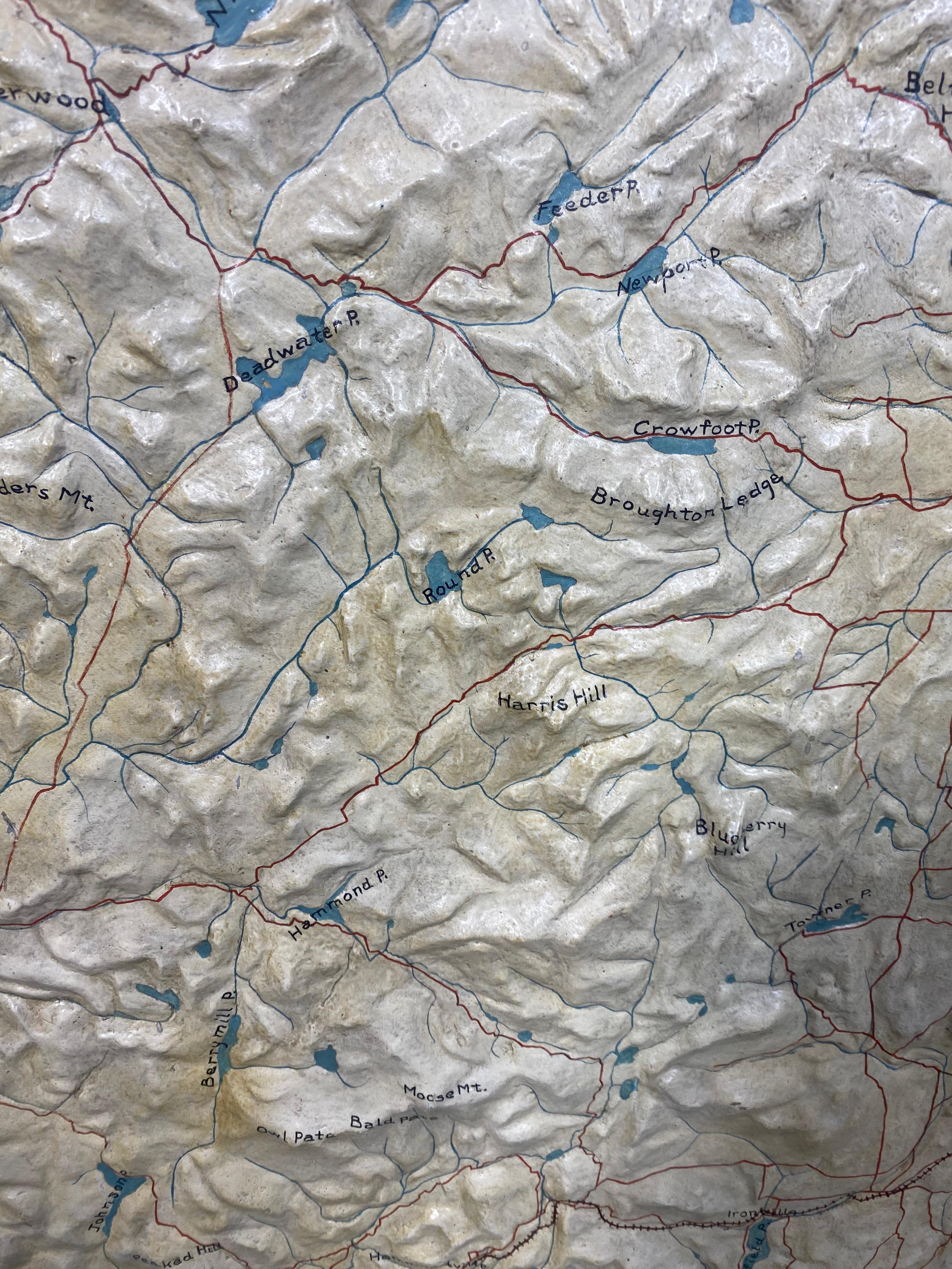 Début du 20ème siècle Rare et ancienne carte en plâtre en relief des montagnes des Adirondacks par F J H Merrill en vente