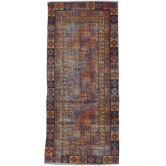 Rare et élégant tapis Yarkand Samarkand ancien du 18ème siècle en détresse