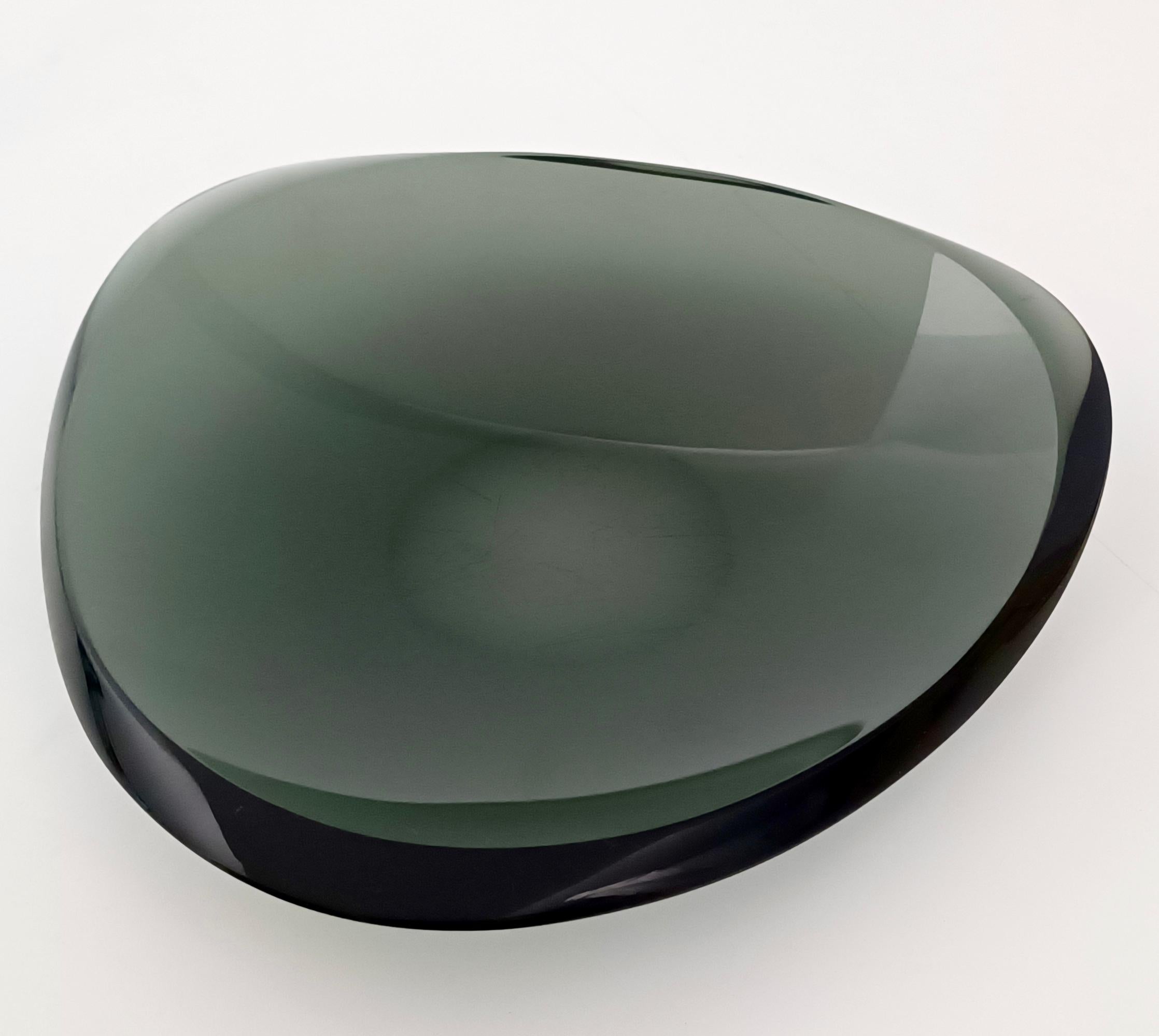 Rare and Elegant Dark Green Glass Ashtray by Max Ingrand for Fontana Arte, Italy In Excellent Condition For Sale In Bresso, Lombardy