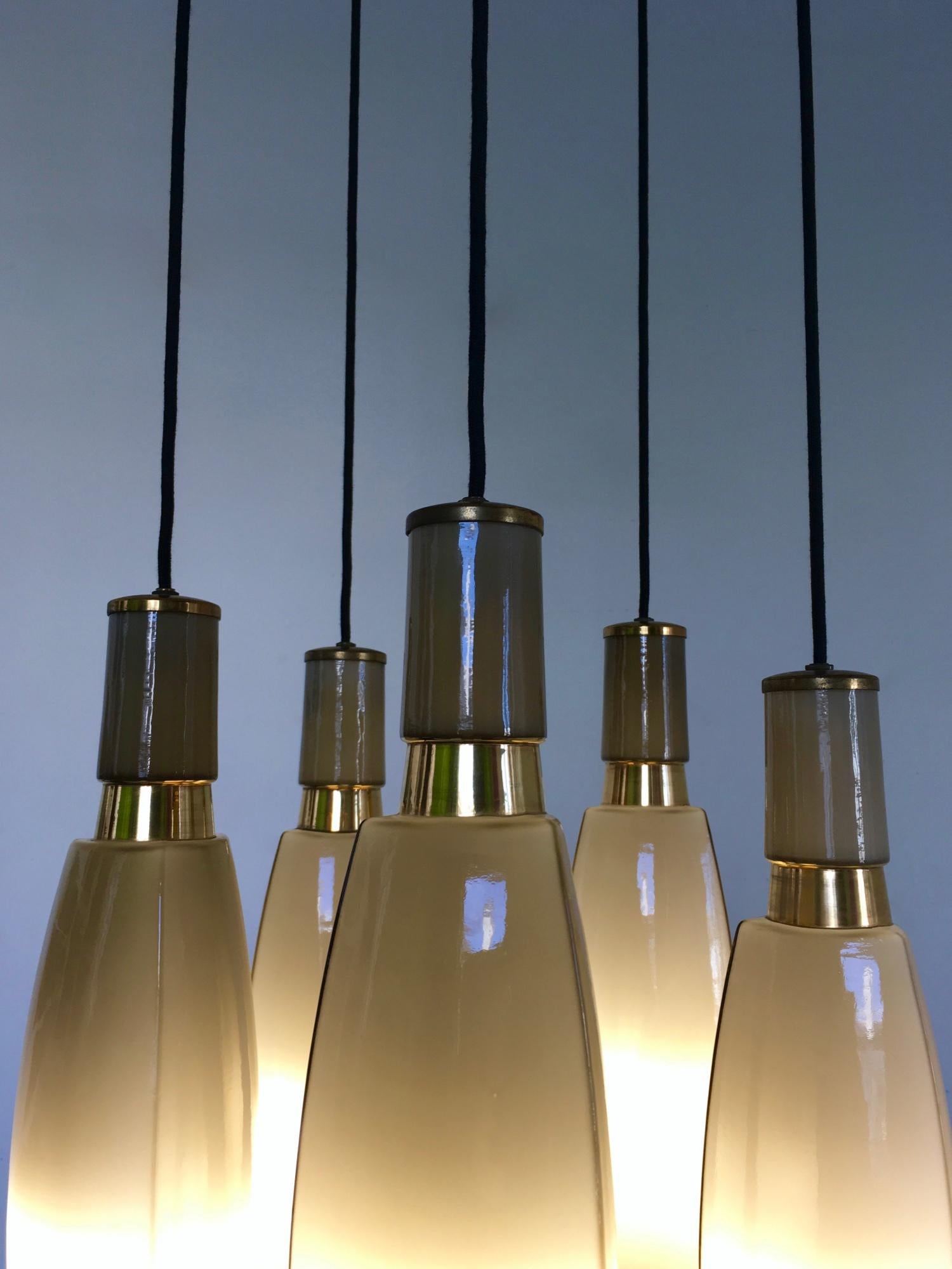 Mid-20th Century Elegant Mid-Century Five-Light Taupe Glass Chandelier by Stilnovo, Italy