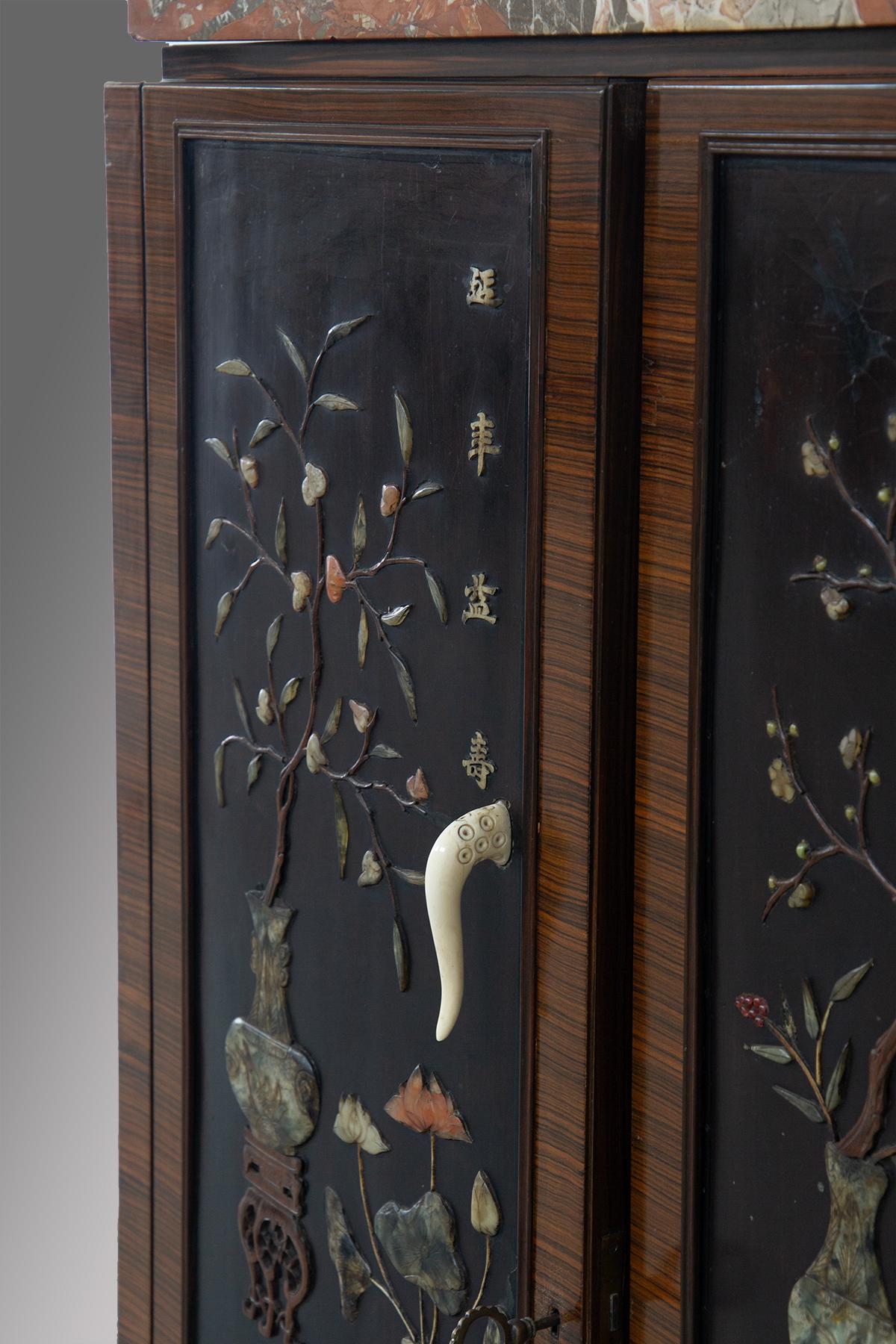 Rare and elegant Italian Art Deco Chinese style Bar cabinet For Sale 12