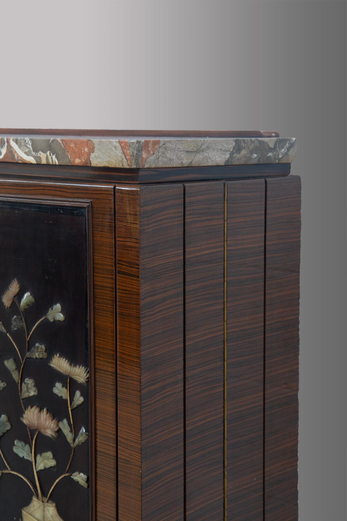 Rare and elegant Italian Art Deco Chinese style Bar cabinet For Sale 14