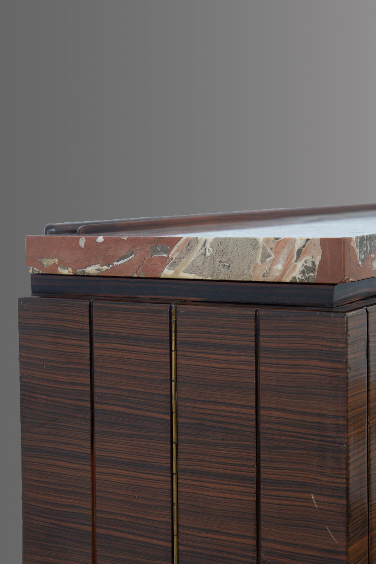 Brass Rare and elegant Italian Art Deco Chinese style Bar cabinet For Sale
