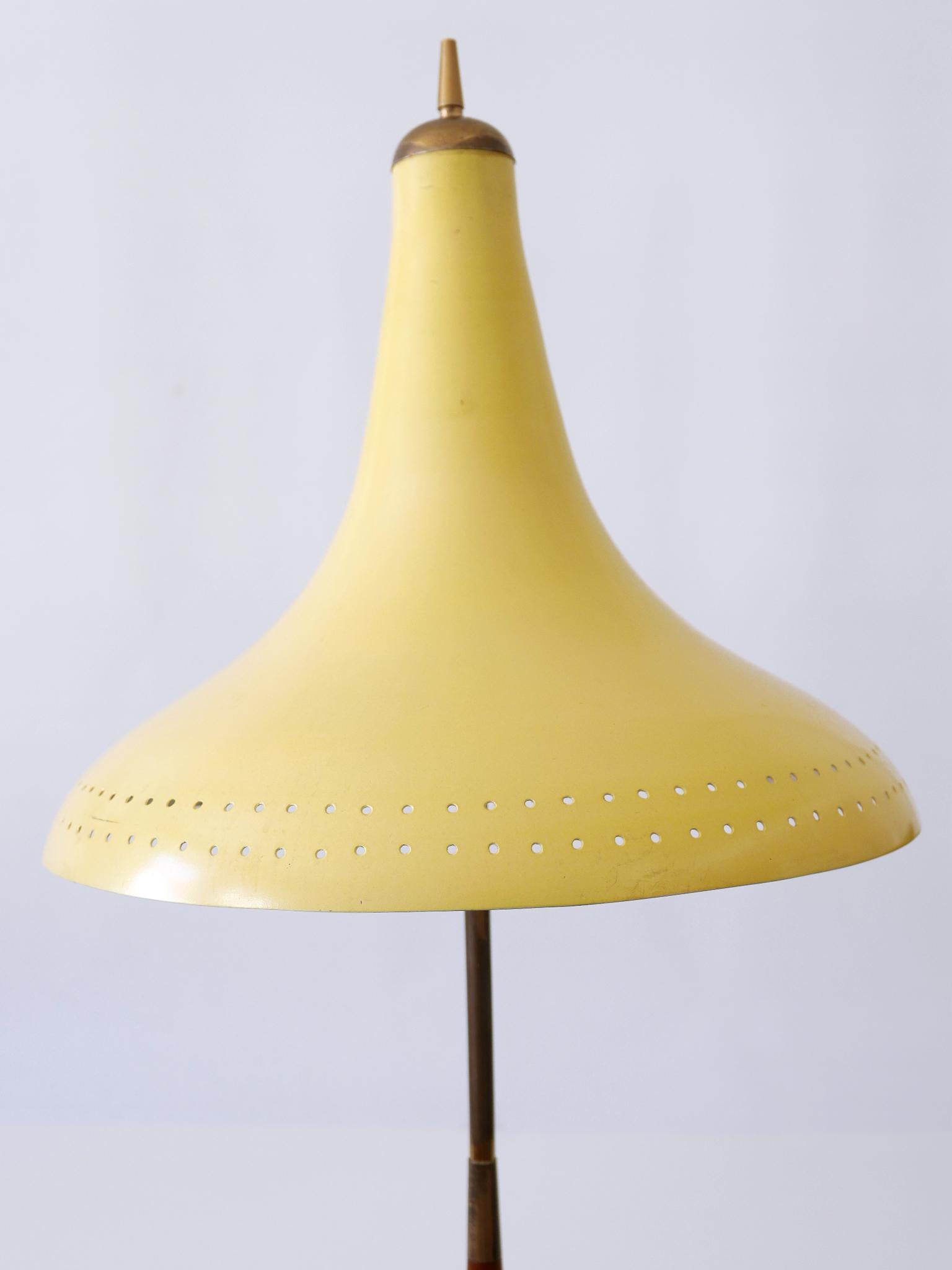 Rare and Elegant Mid Century Modern Floor Lamp or Standing Light Austria 1960s In Good Condition For Sale In Munich, DE