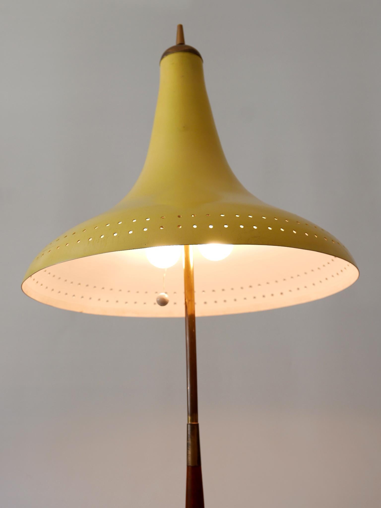 Seltene und elegante Mid-Century-Modern-Stehlampe oder Stehleuchte Österreich 1960er Jahre (Mitte des 20. Jahrhunderts) im Angebot