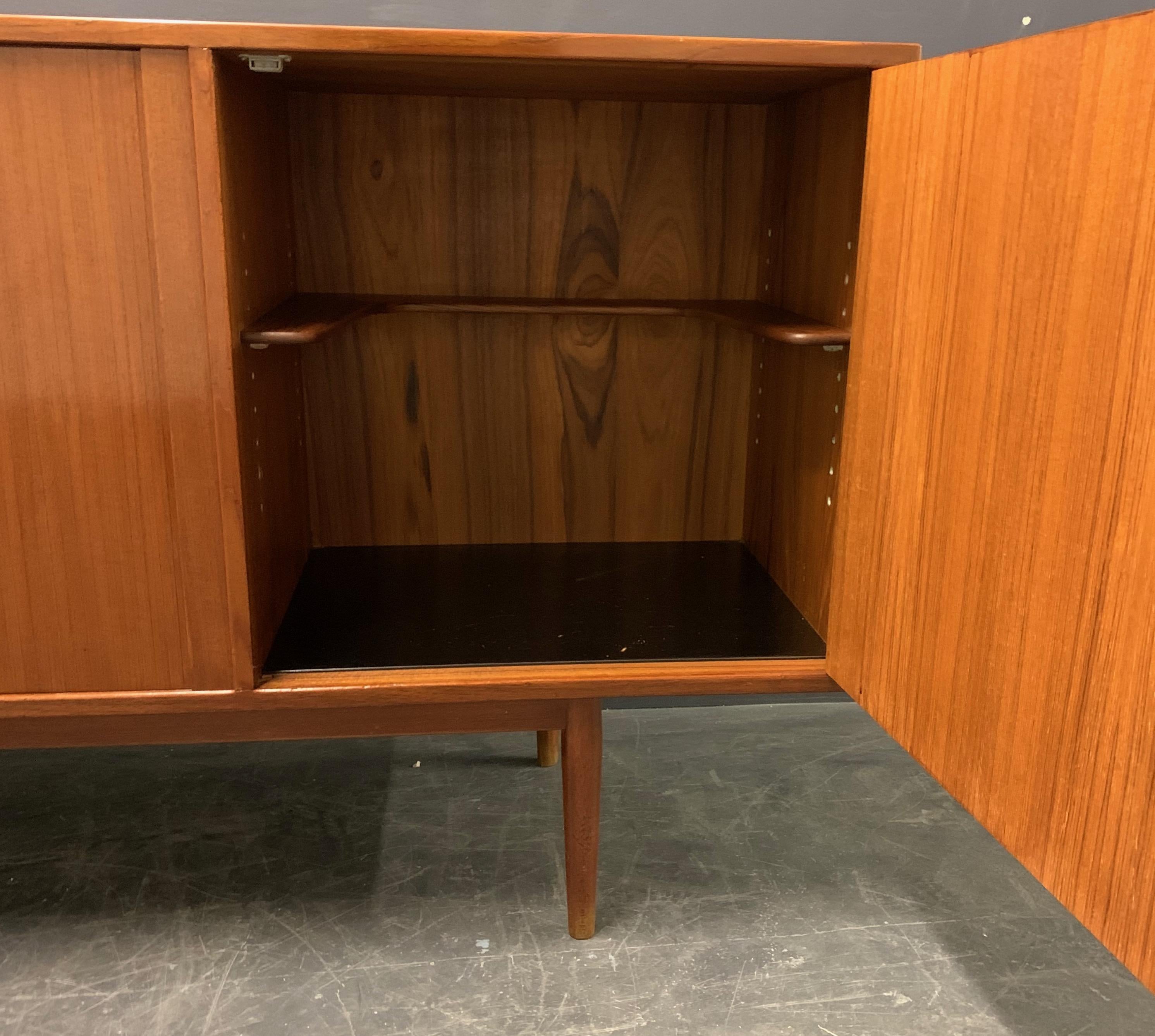 Rare and Elegant No. 36 Sideboard by Arne Vodder In Fair Condition In Munich, DE