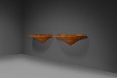 Rara ed elegante coppia di consolle Art Déco in Burl Wood.