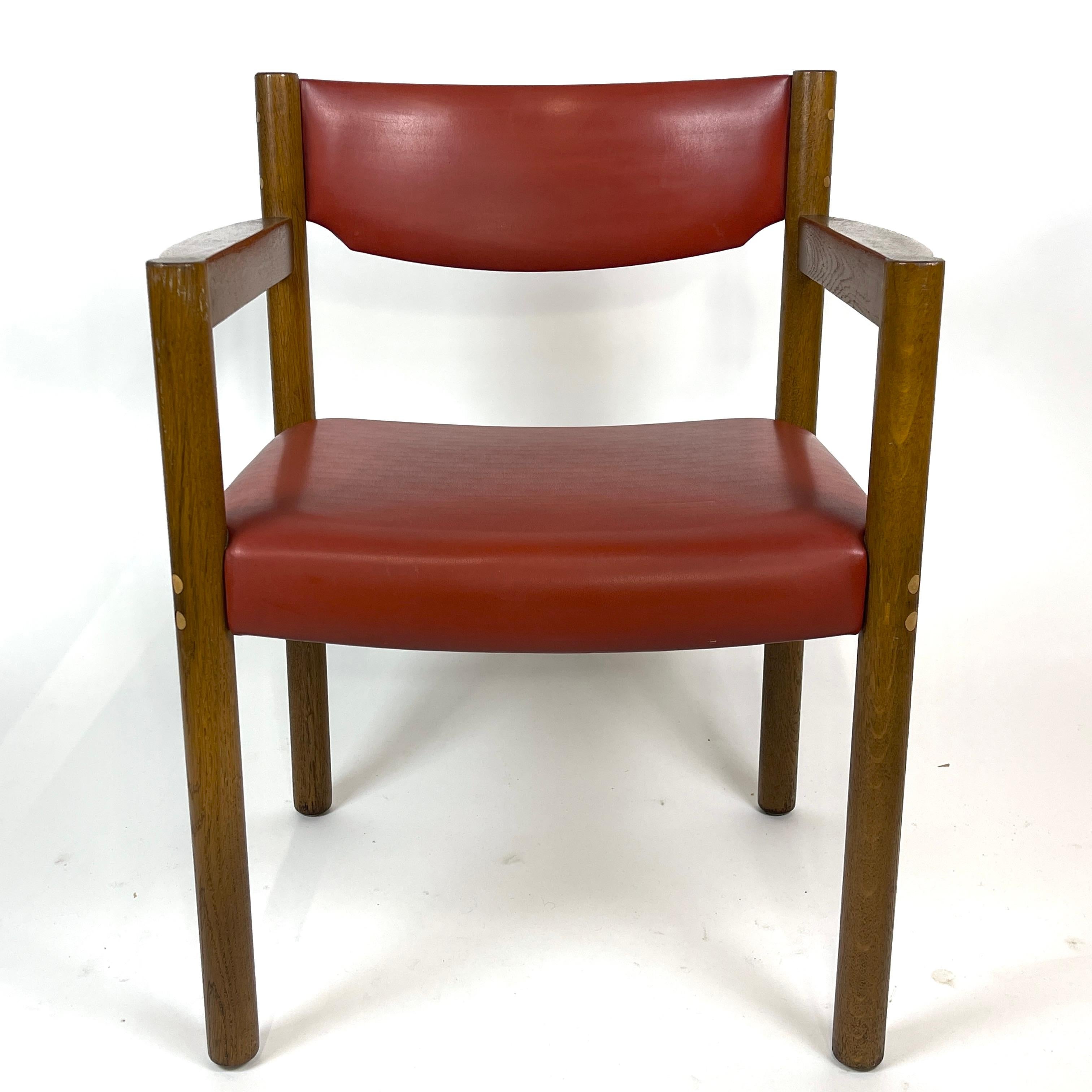 Rare and Excellent Harvey Probber Oak and Leather Arm Chair In Good Condition For Sale In Hudson, NY