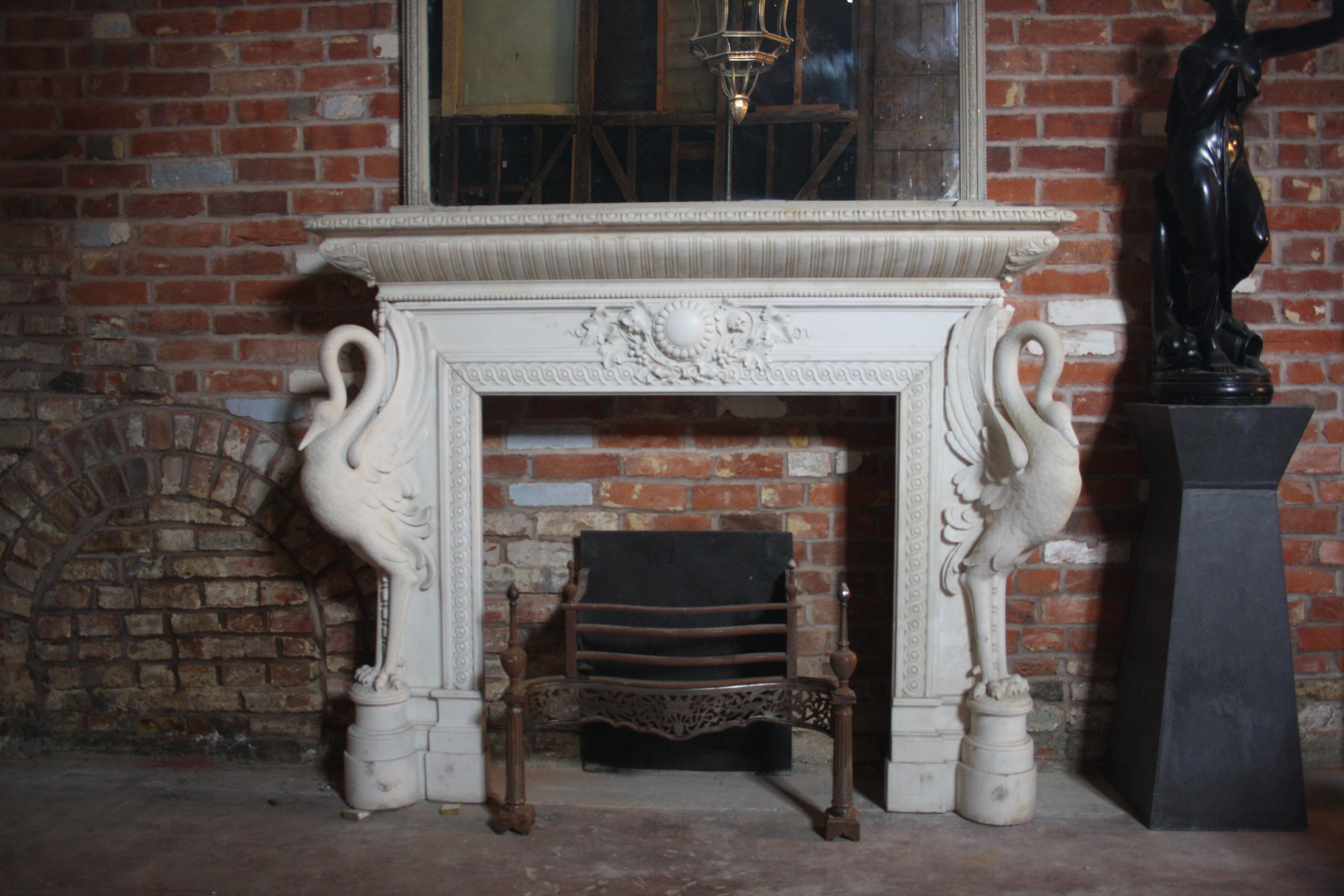 Rare and Exceptional 19th Century Italian Chimneypiece in Statuary Marble For Sale 7