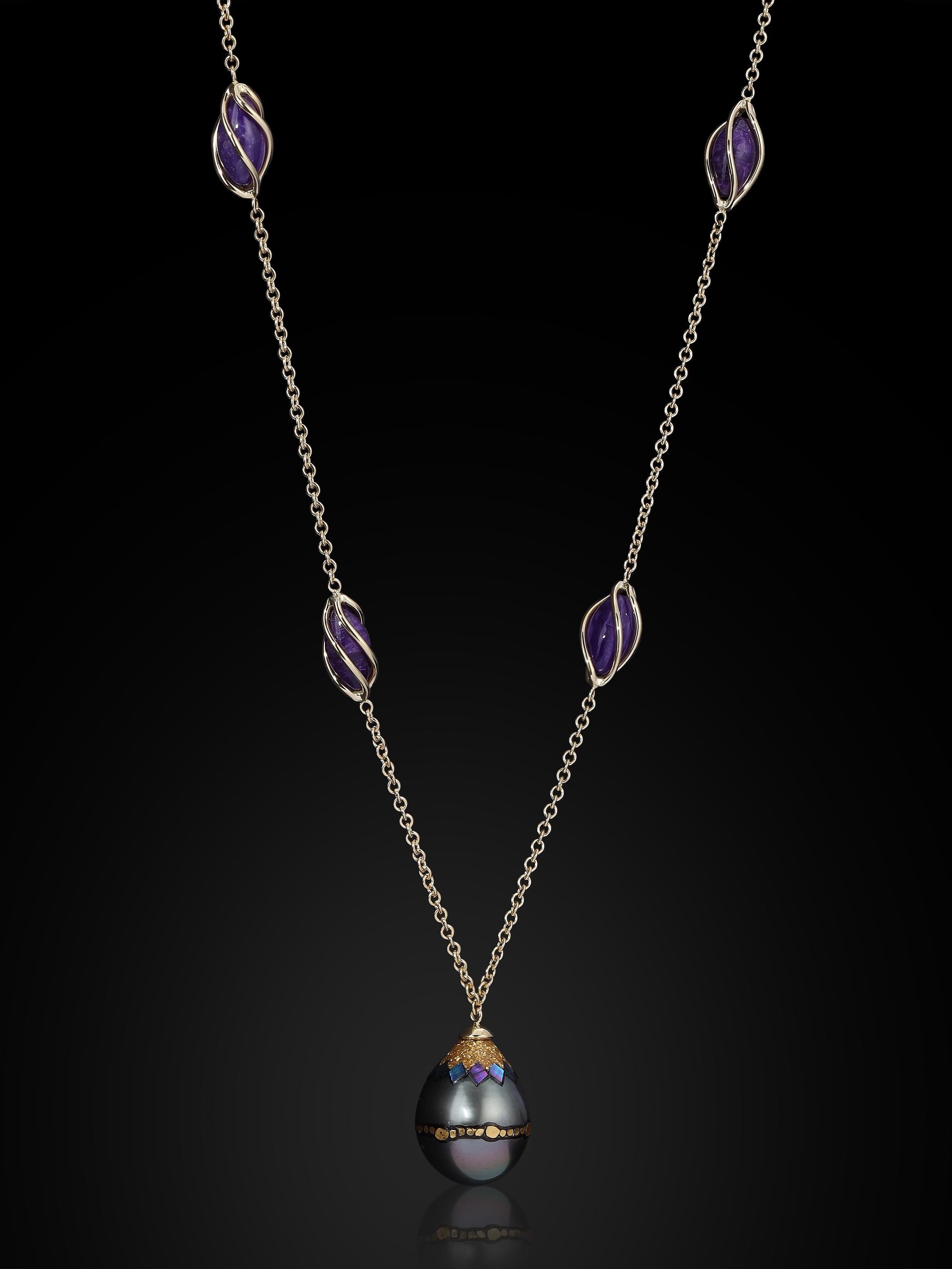 Pear Cut Rare and Exceptional Sugilite Makume  Pearl 18k Gold Necklace For Sale