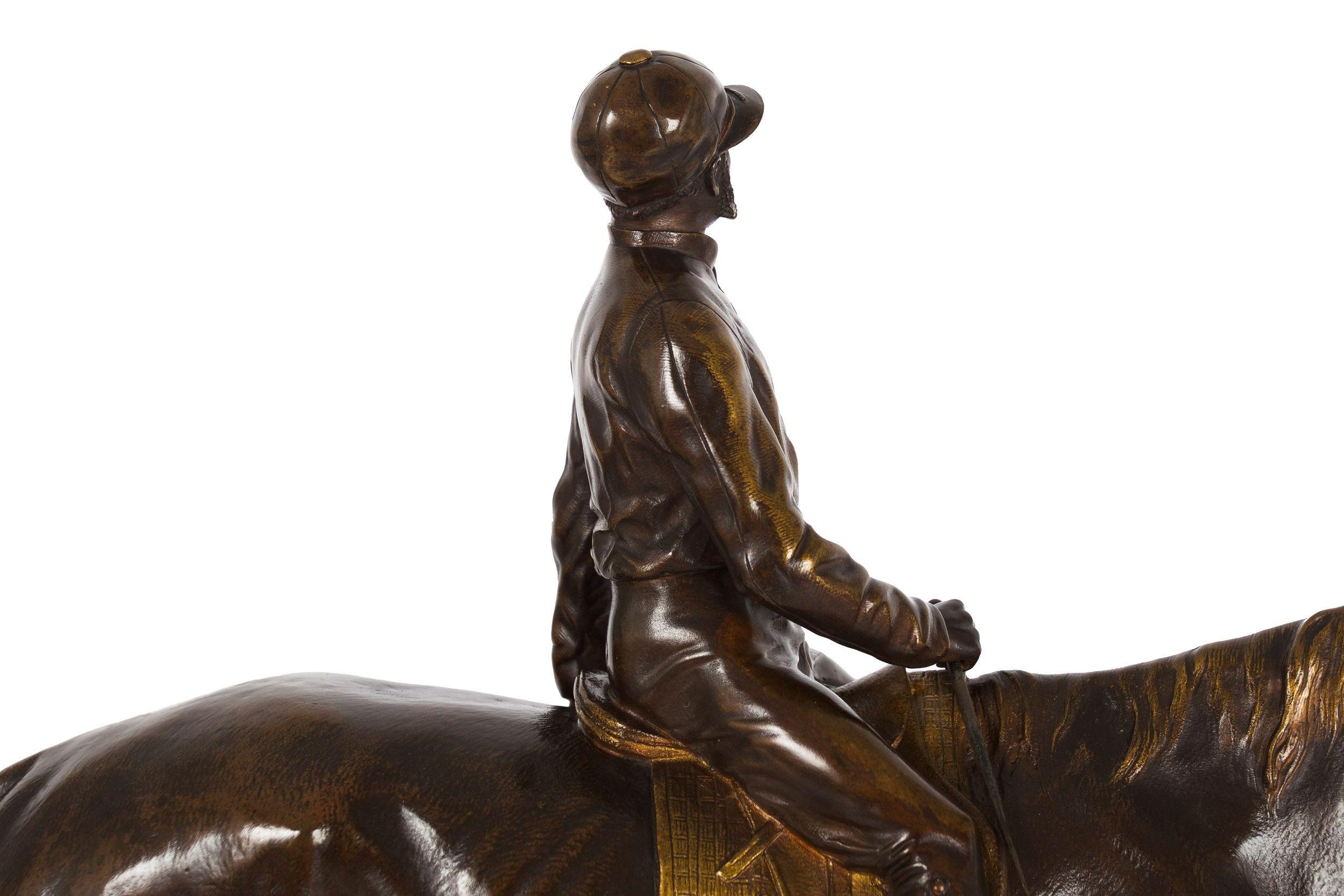 Seltene und feine antike Bronzeskulptur Pferd und Jockey von A.E. Dubucand im Angebot 3