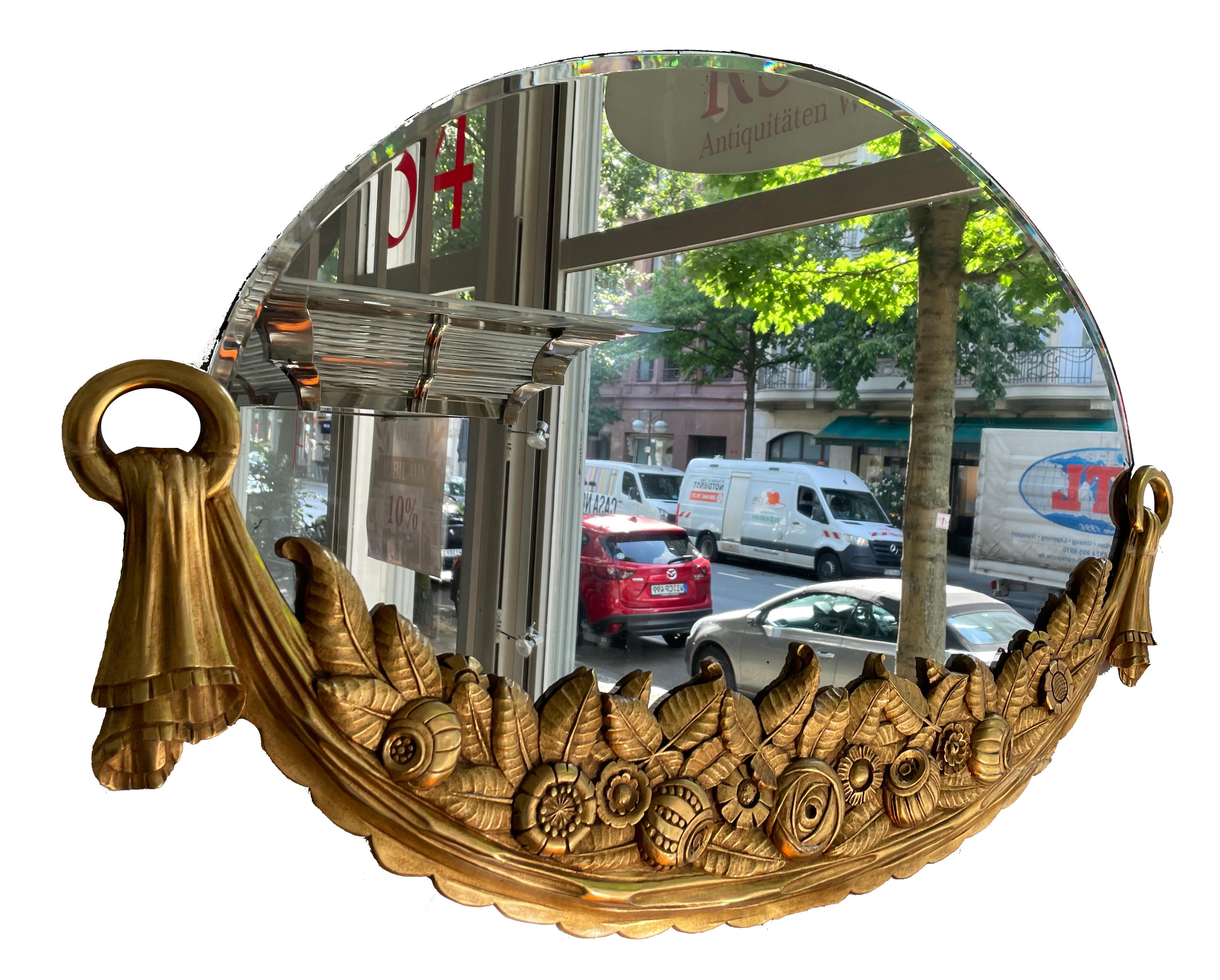 Intagliato Raro e finemente intagliato ovale  Specchio da parete Art Deco  Art Déco  Francia, circa 1925. in vendita