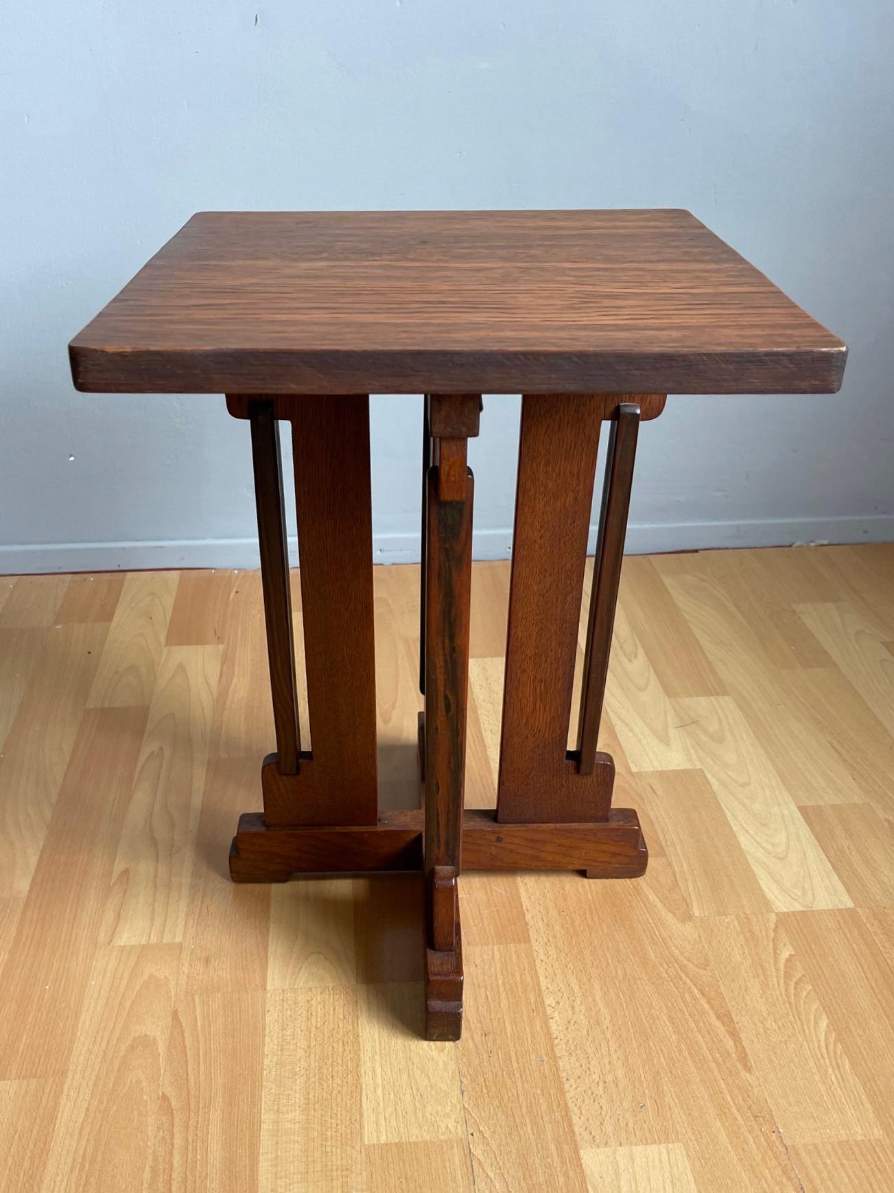 Rare and Handcrafted Dutch Arts & Crafts Oak End Table, Plant Stand P.E.L.Izeren For Sale 6