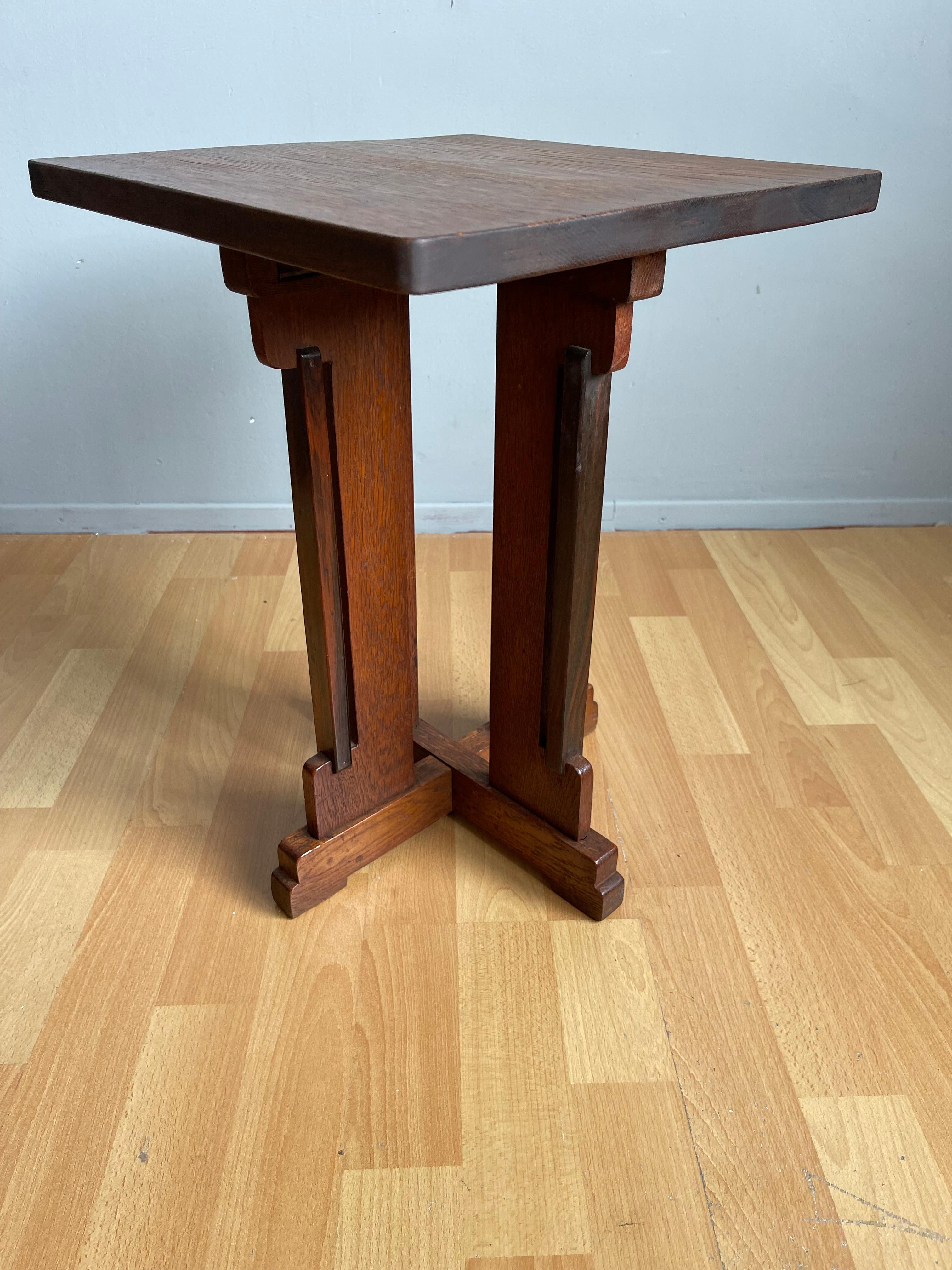 Rare and Handcrafted Dutch Arts & Crafts Oak End Table, Plant Stand P.E.L.Izeren For Sale 12