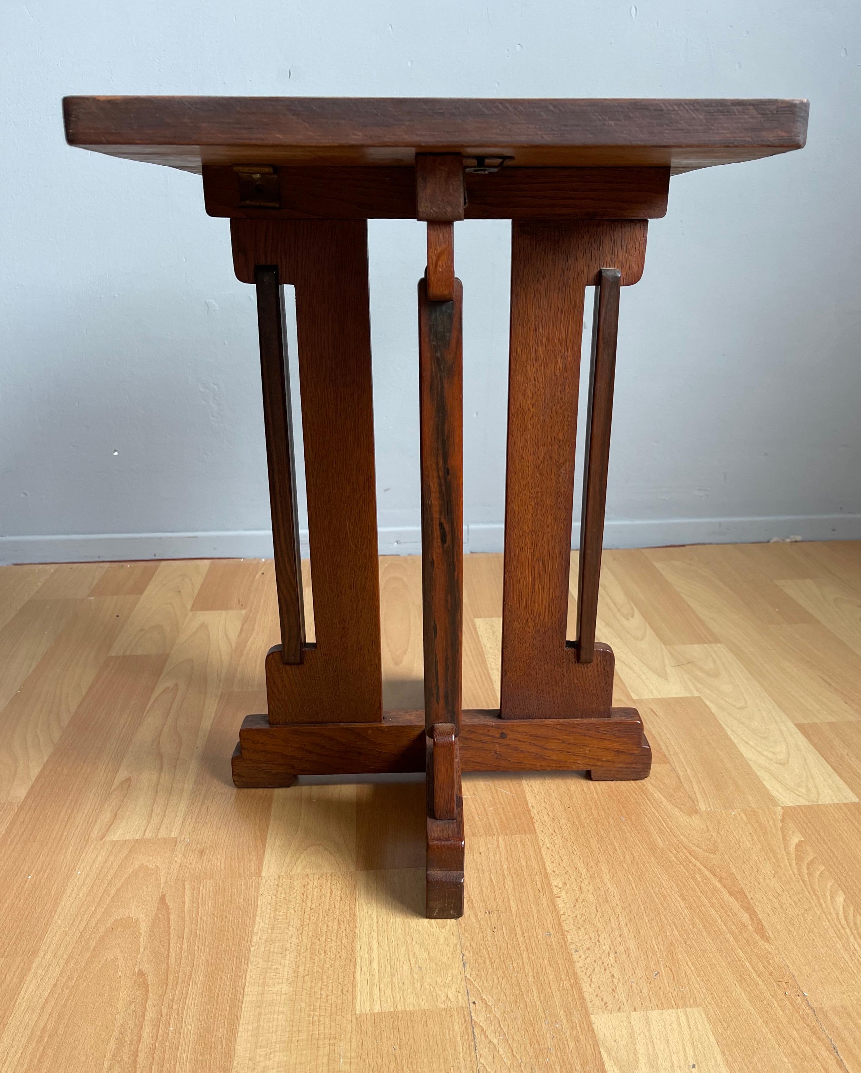 Arts and Crafts Rare and Handcrafted Dutch Arts & Crafts Oak End Table, Plant Stand P.E.L.Izeren For Sale