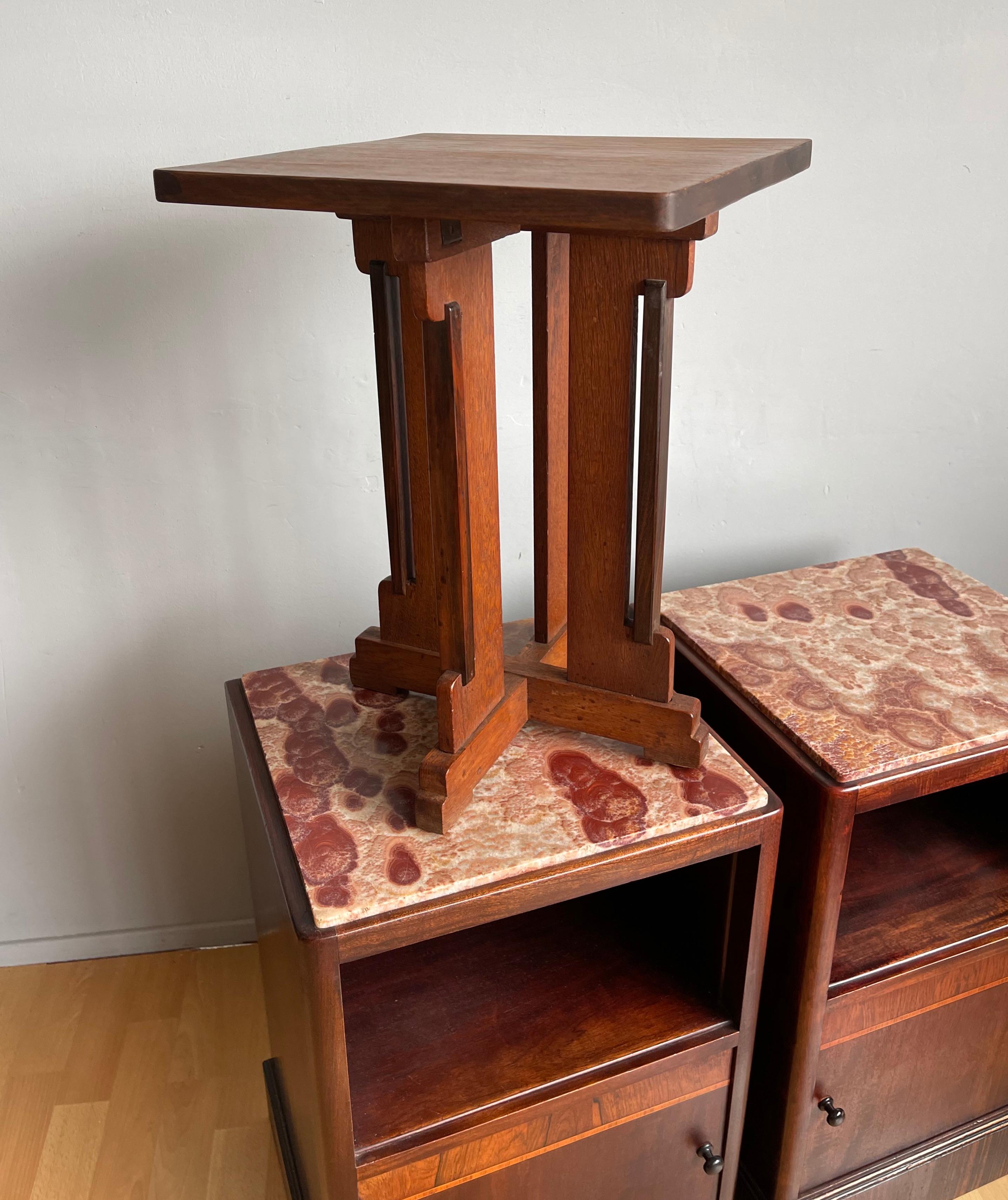 Rare and Handcrafted Dutch Arts & Crafts Oak End Table, Plant Stand P.E.L.Izeren For Sale 2