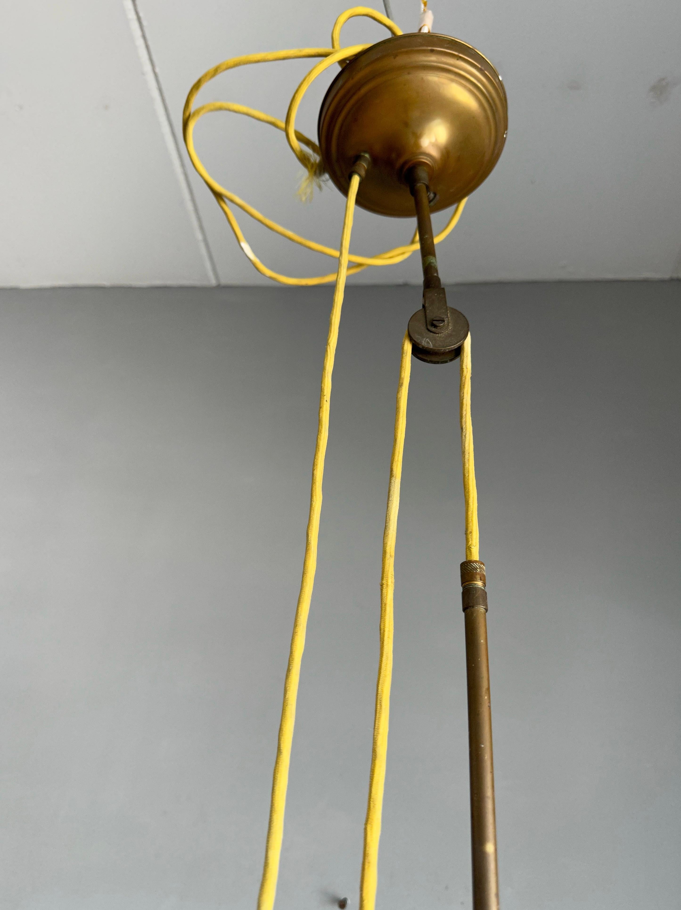 Lampe à suspension, plafonnier en laiton et bronze, de style mi-siècle moderne, rare et fabriqué à la main en vente 10