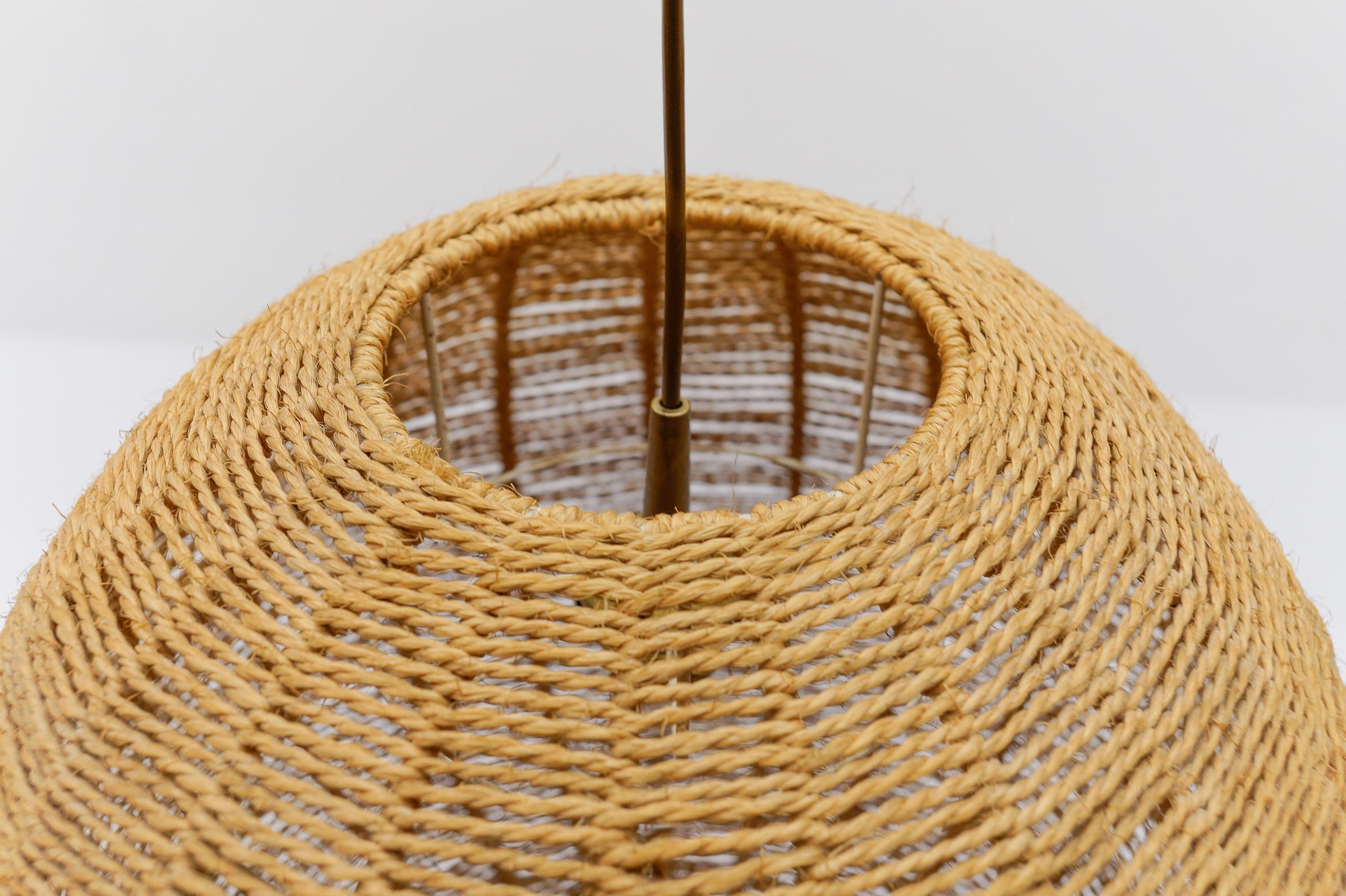 Rare and Huge Jute Globe Pendant Lamp, 1960s en venta 3