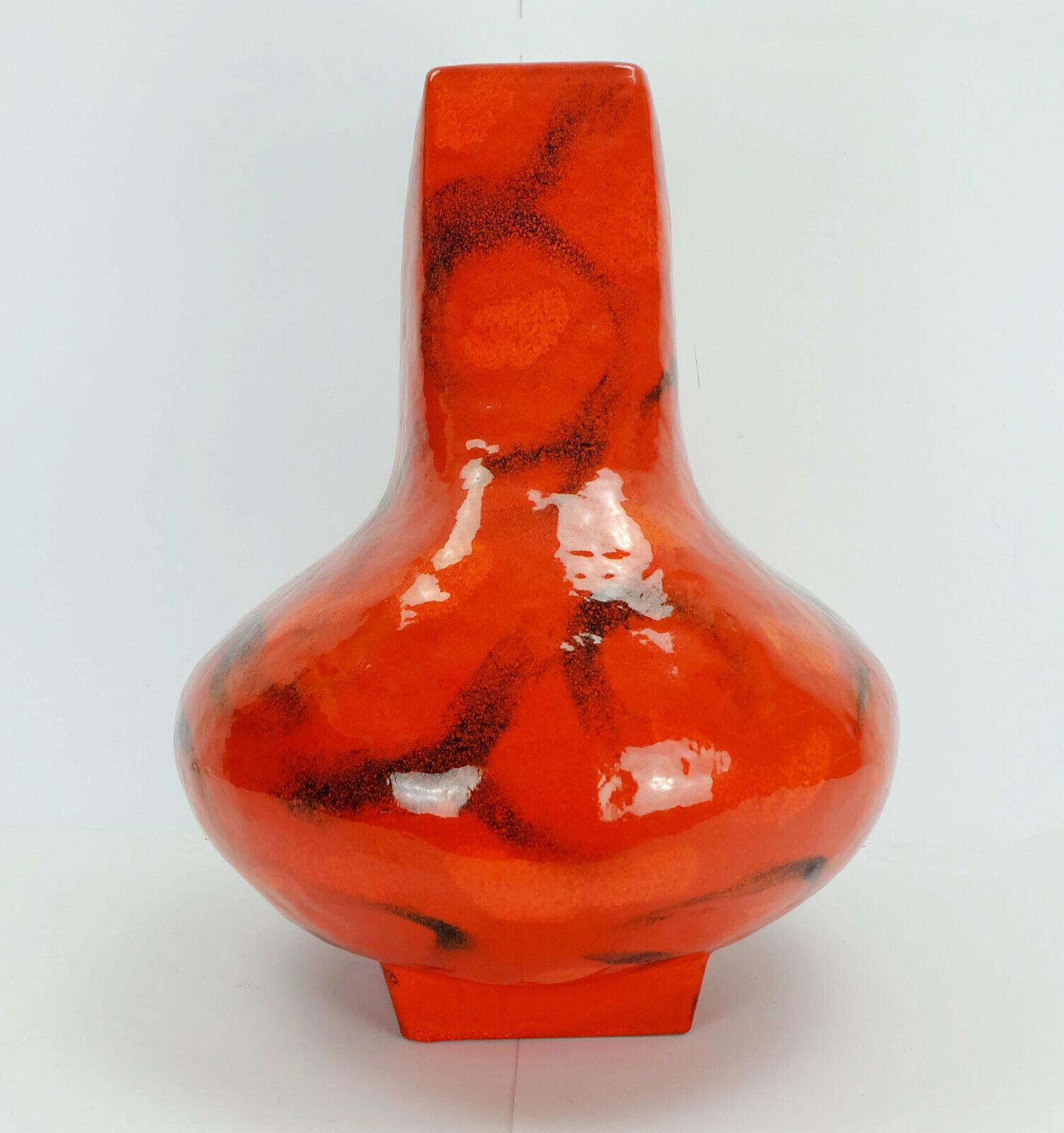 Seltene und große Majolika Karlsruhe-Vase, Bodenvase Modell 7573, Lilo Pragher, 1970er Jahre, selten im Angebot 1