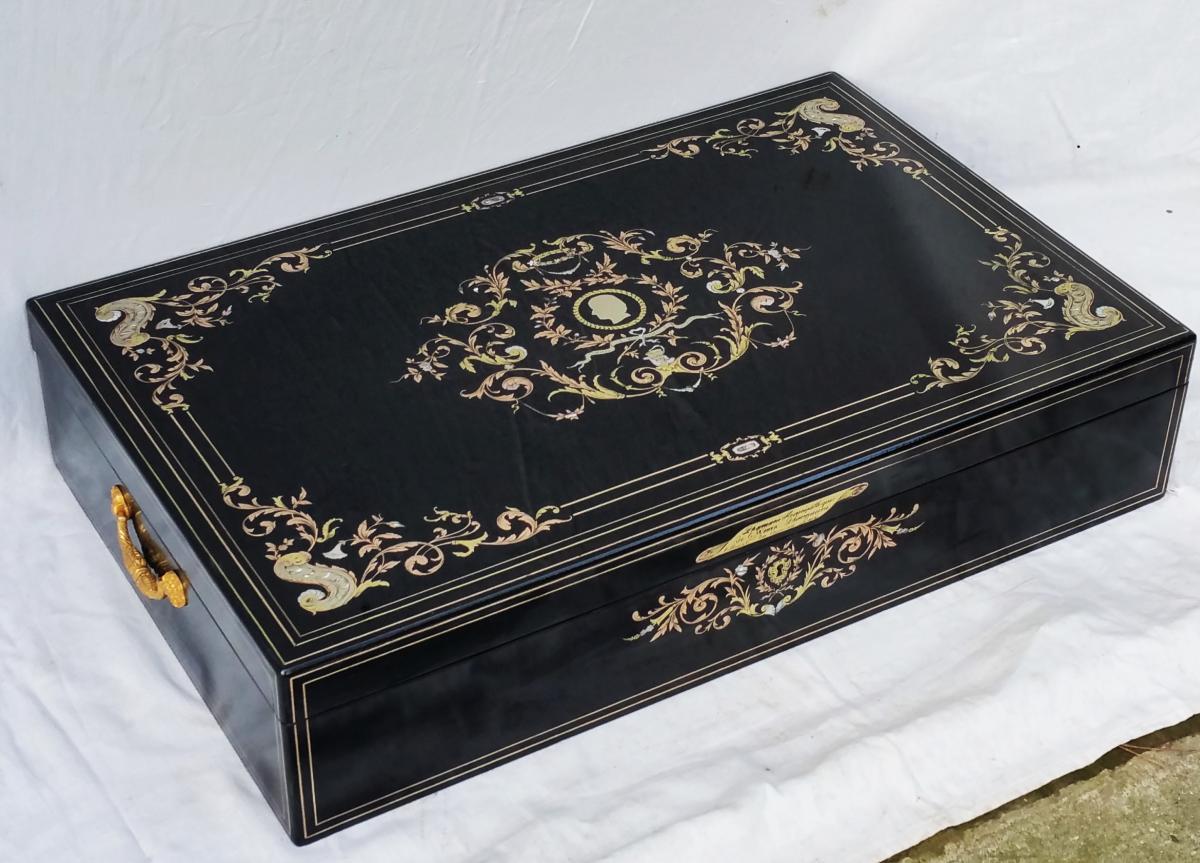 Rare and Huge Napoleon III Boulle Pharmacy Cabinet Box, France, 1850 In Excellent Condition In Paris, FR