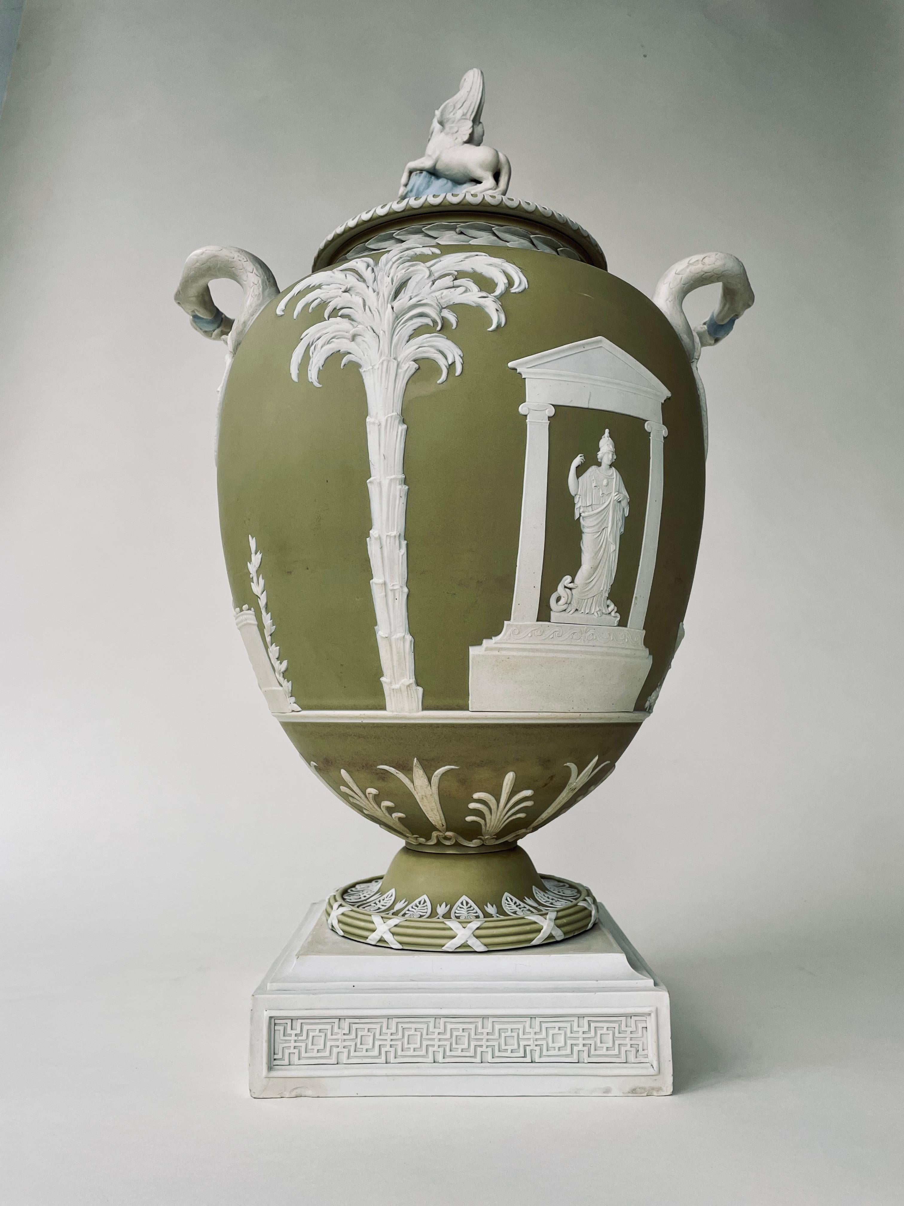 Jarrón Pegaso de primera edición, gres jaspeado tricolor de Wedgwood, c. 1786 en venta 3